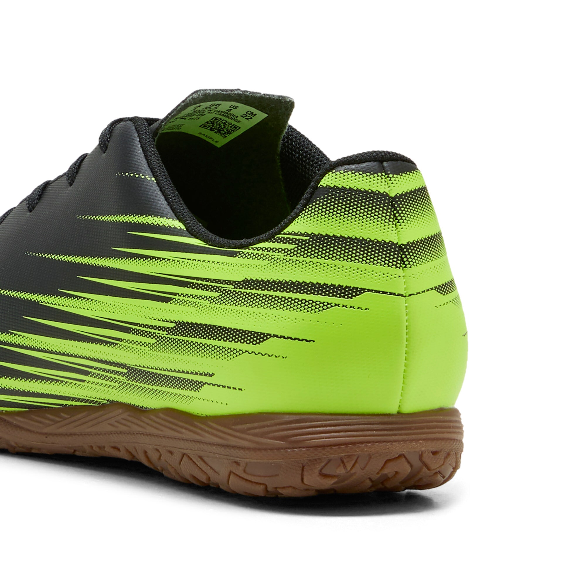 PUMA Chaussure de football »ATTACANTO II IT JR«  pour sols de salle, avec dessus synthétique souple