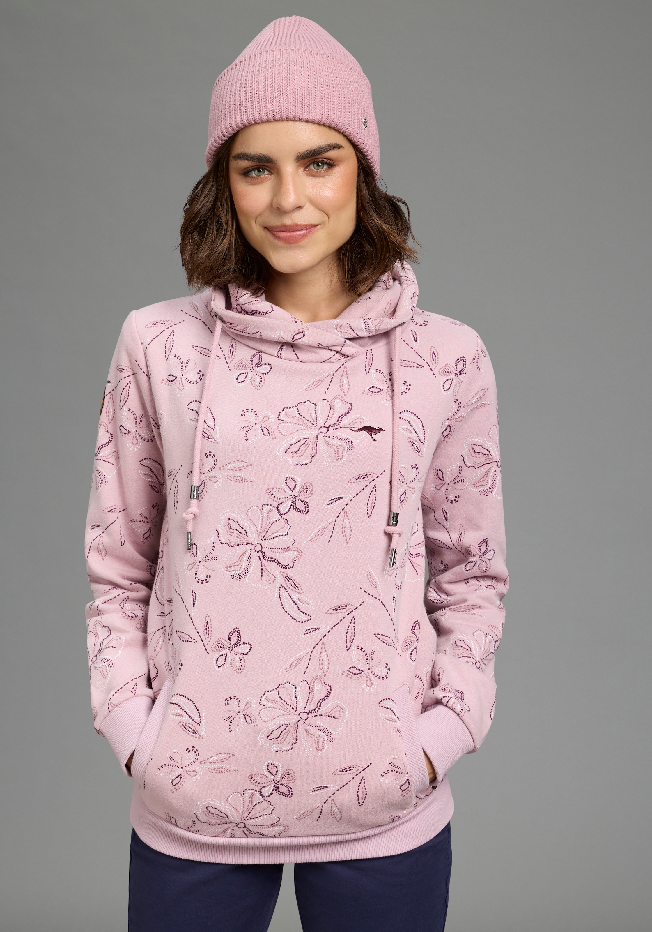 KangaROOS Sweatshirt , mit hohem Stehkragen, hüftbedeckende Länge, figurumspielende Passform
