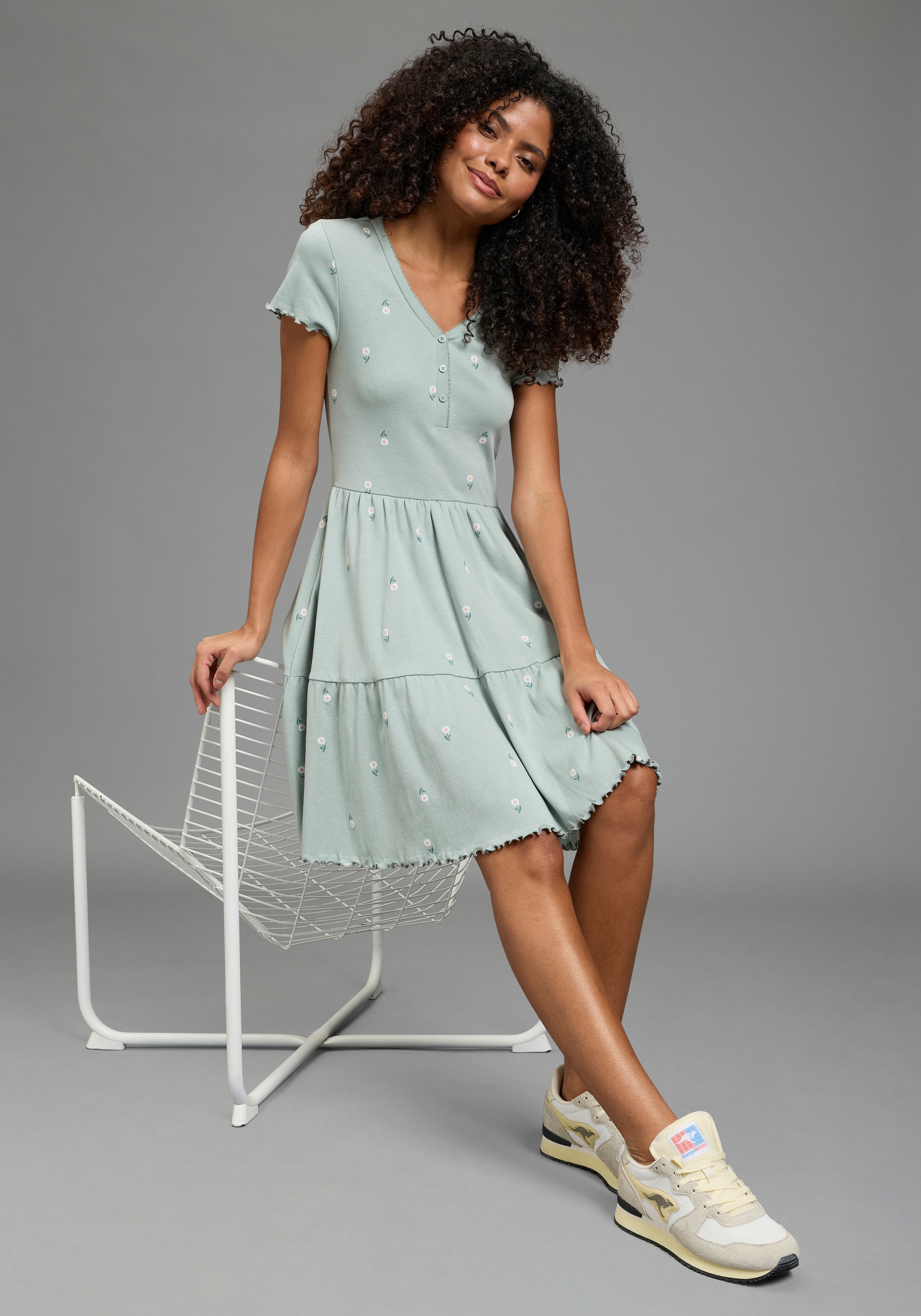 KangaROOS Jerseykleid mit Volants, für Casualmode und Streetwear, aus Baumwolle, Kurzarm