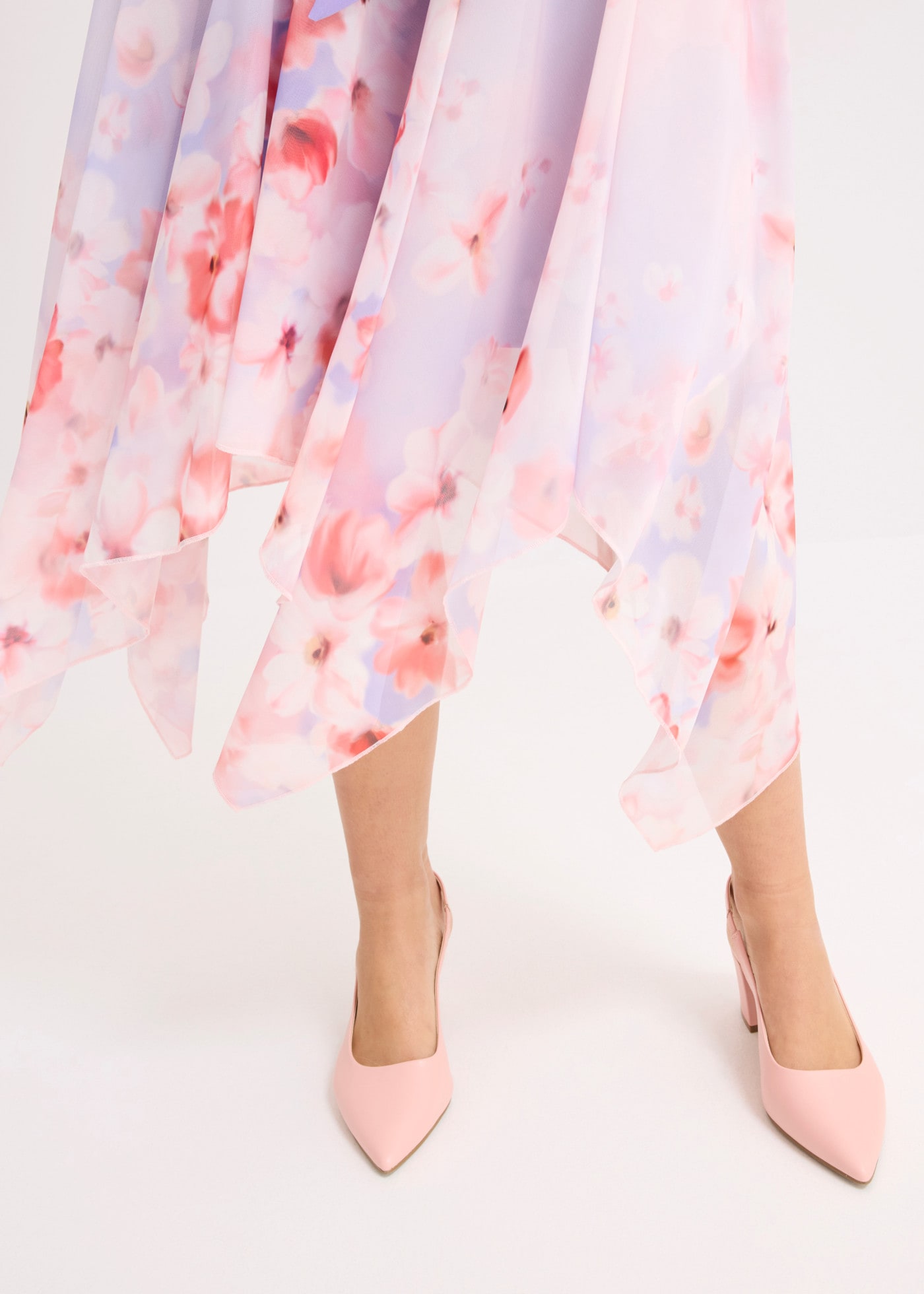 bonprix Robe en mousseline de soie ärmelloses Design, ausgestellte Passform, leichtes Chiffonmaterial