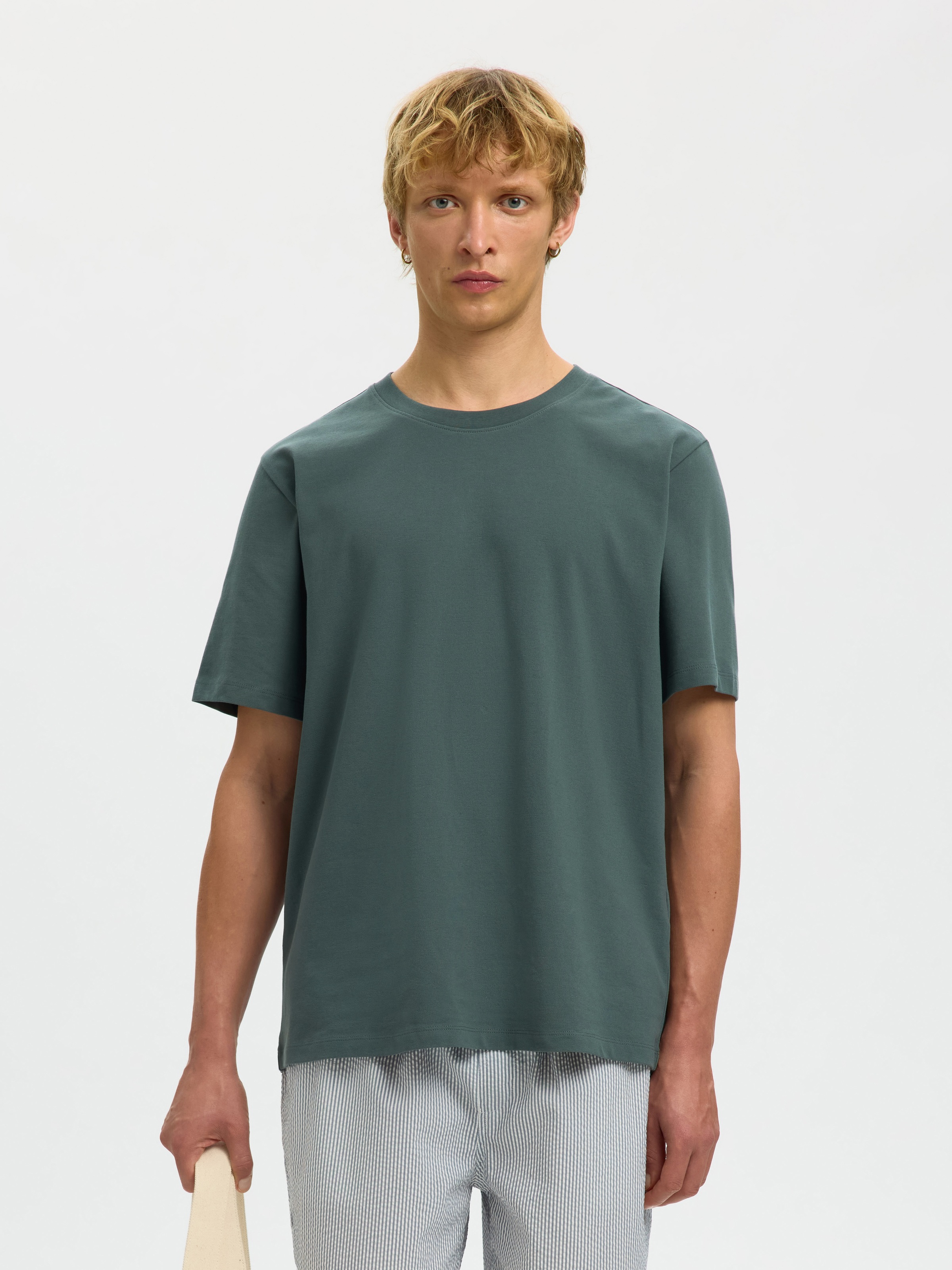 SELECTED Rundhalsshirt »SLHATLAS SS O-NECK TEE« Baumwollmischung, regular fit