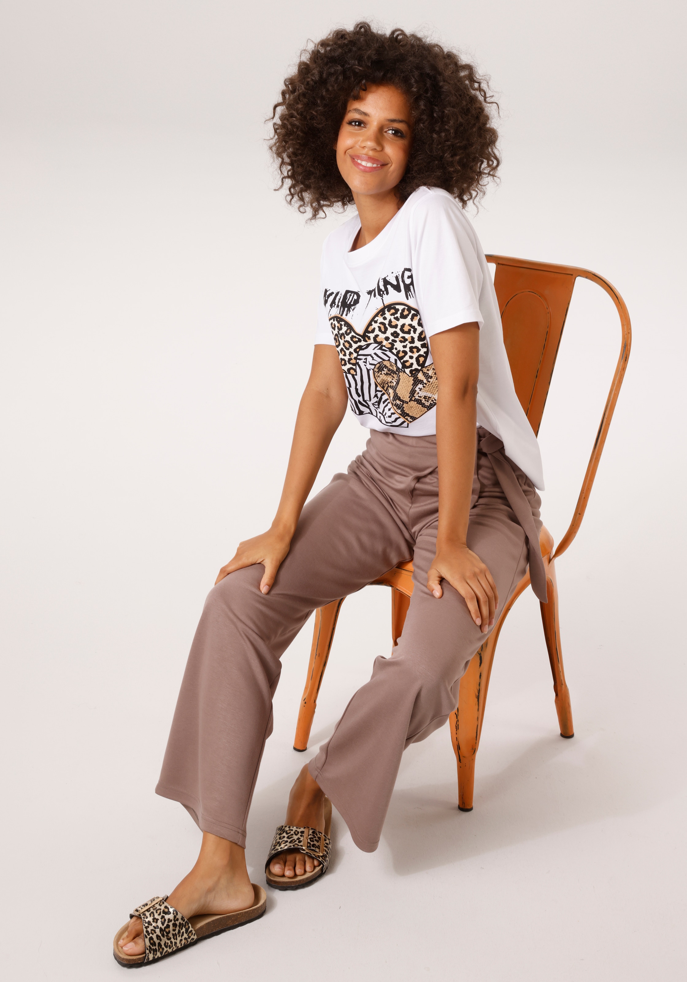 Aniston CASUAL T-Shirt mit Herzen, Animal-Drucken und Statement-Schriftzug - NEUE KOLLEKTION