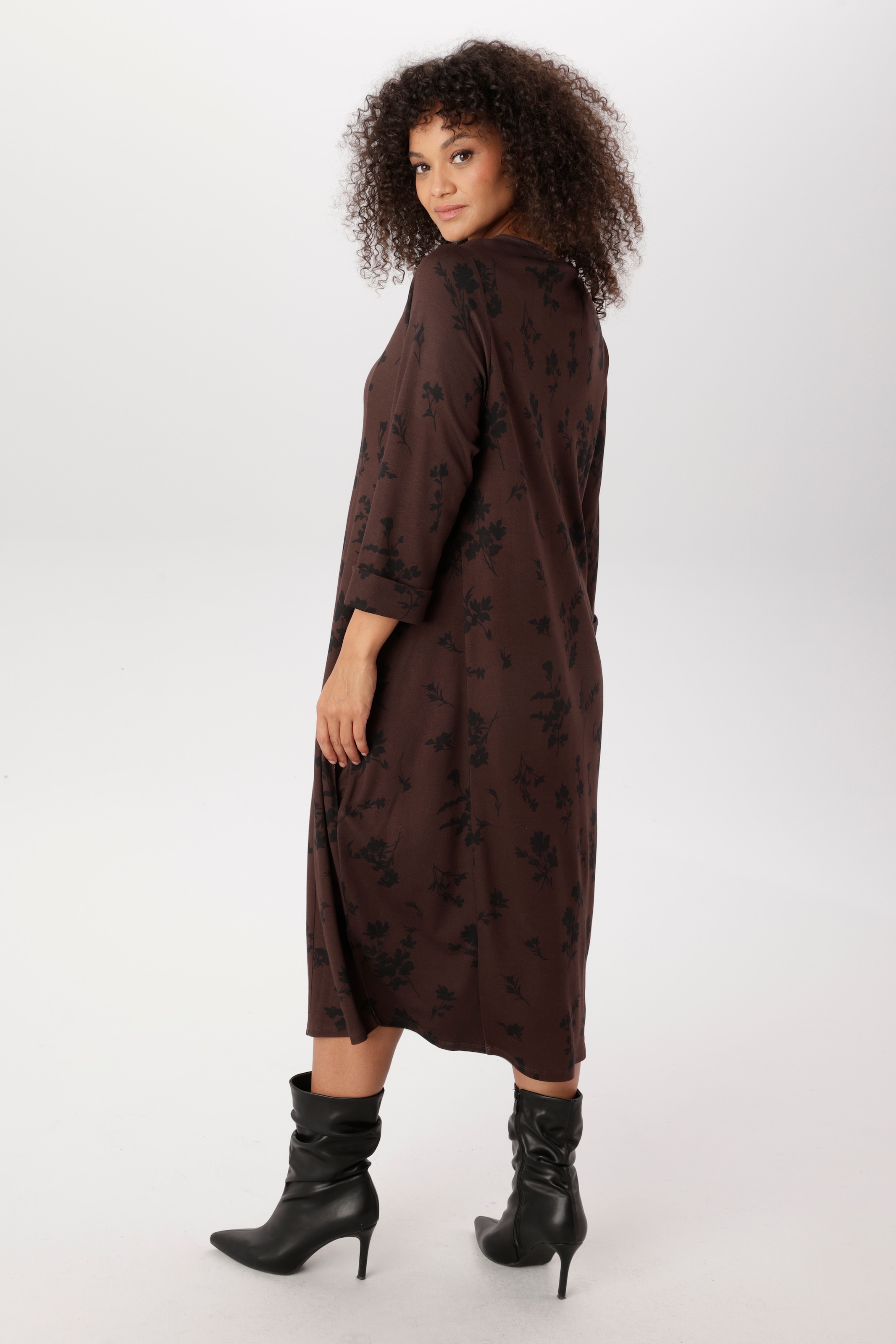 Aniston PLUS Robe en jersey imprimé de fleurs discrètes - NOUVELLE COLLECTION