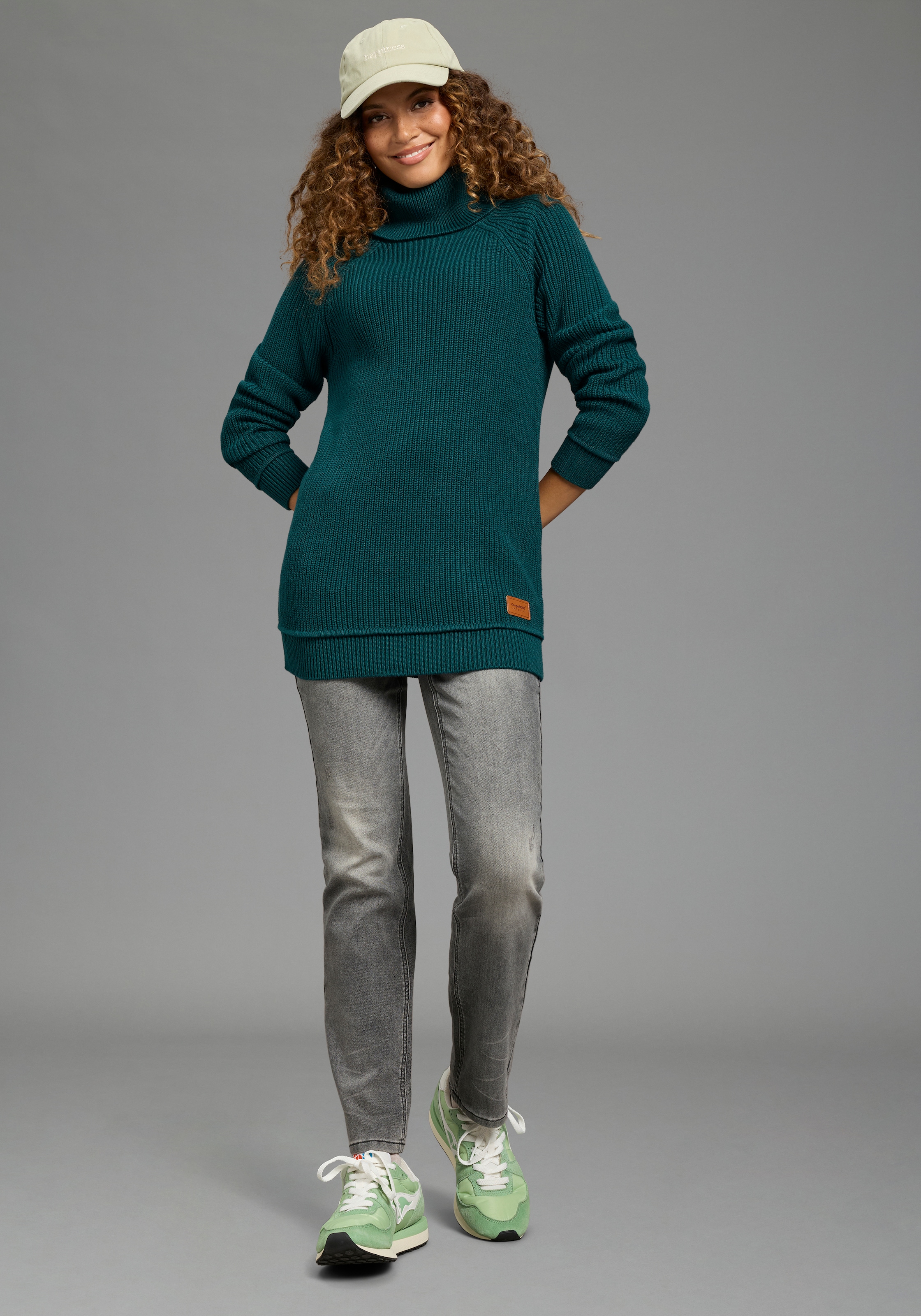 KangaROOS Longpullover mit Rollkragen, figurumspielende Passform, hüftbedeckende Länge