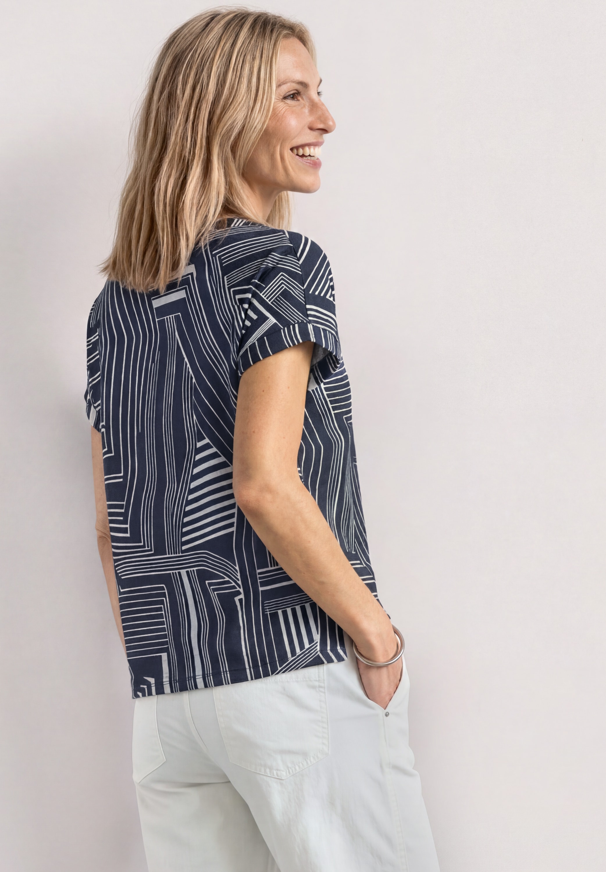STREET ONE Kurzarmshirt Sommershirt mit Glitzer und grafischem Muster