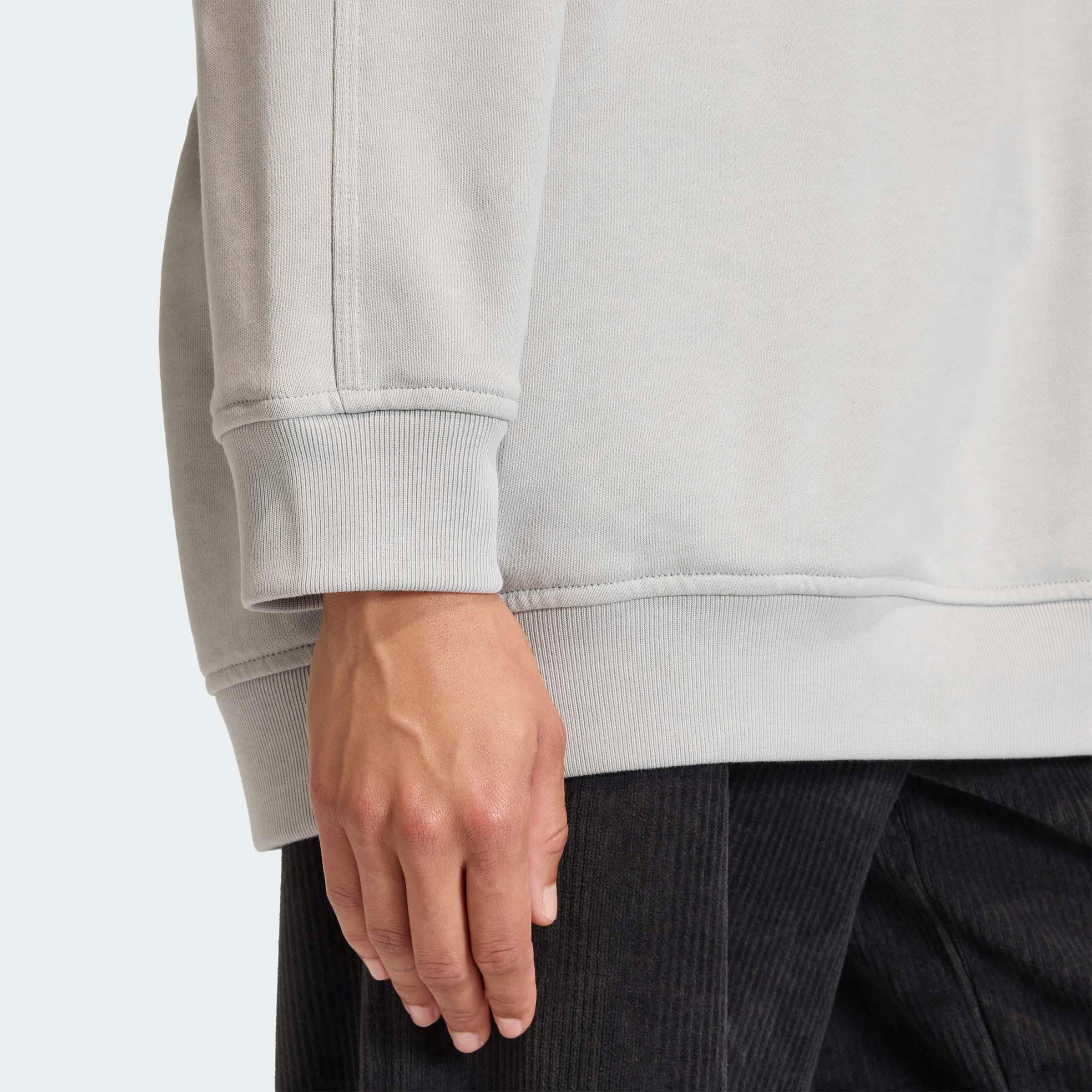 adidas Originals Sweatshirt »ESS SWEATSHIRT«
