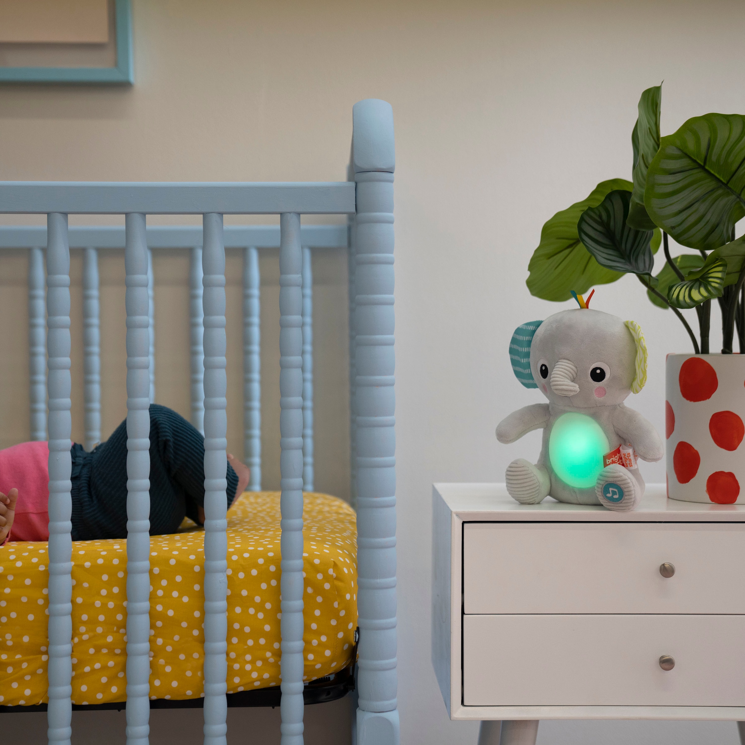 Bright Starts Plüschfigur »Hug-a-bye Baby™ Musical Light Up Soft Toy​« mit Licht und Soundeffekten