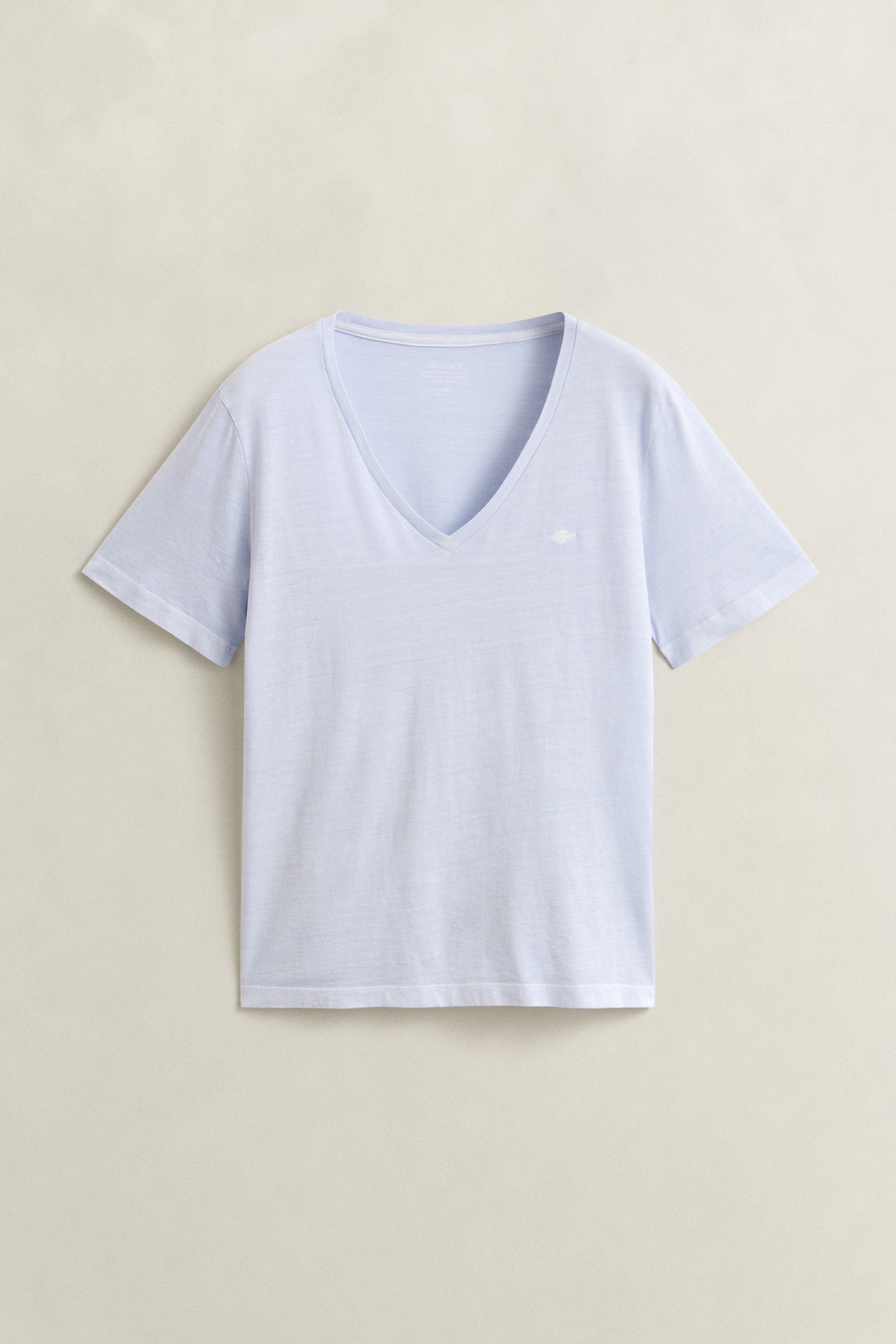 Gant T-shirt »REGULAR WASHED SHIELD V-NECK« coupe régulière avec col en V