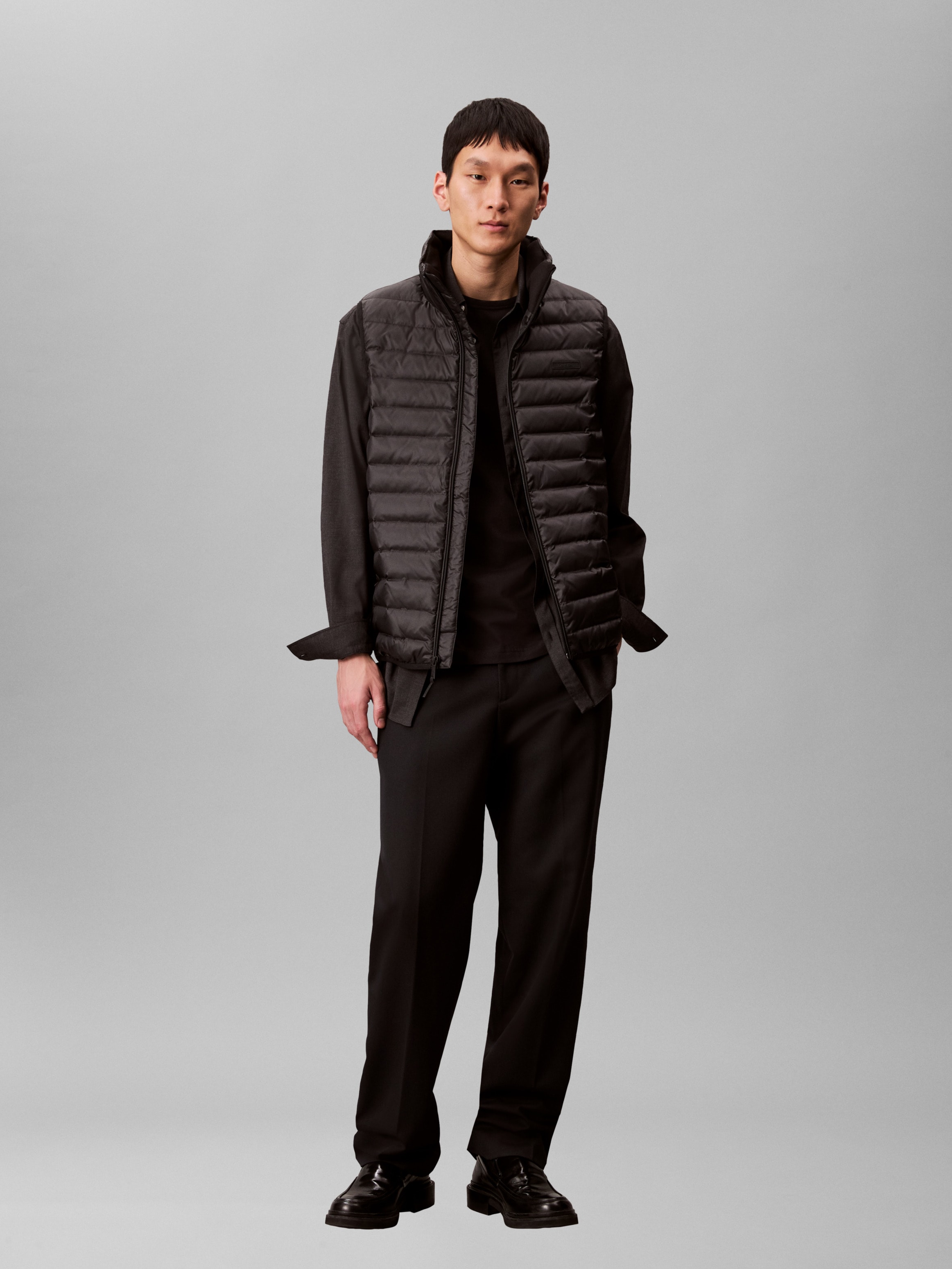 Calvin Klein Gilet matelassé »SLVLSS LT WT NYLON PUFFER VEST«, Mit Rundhalsausschnitt
