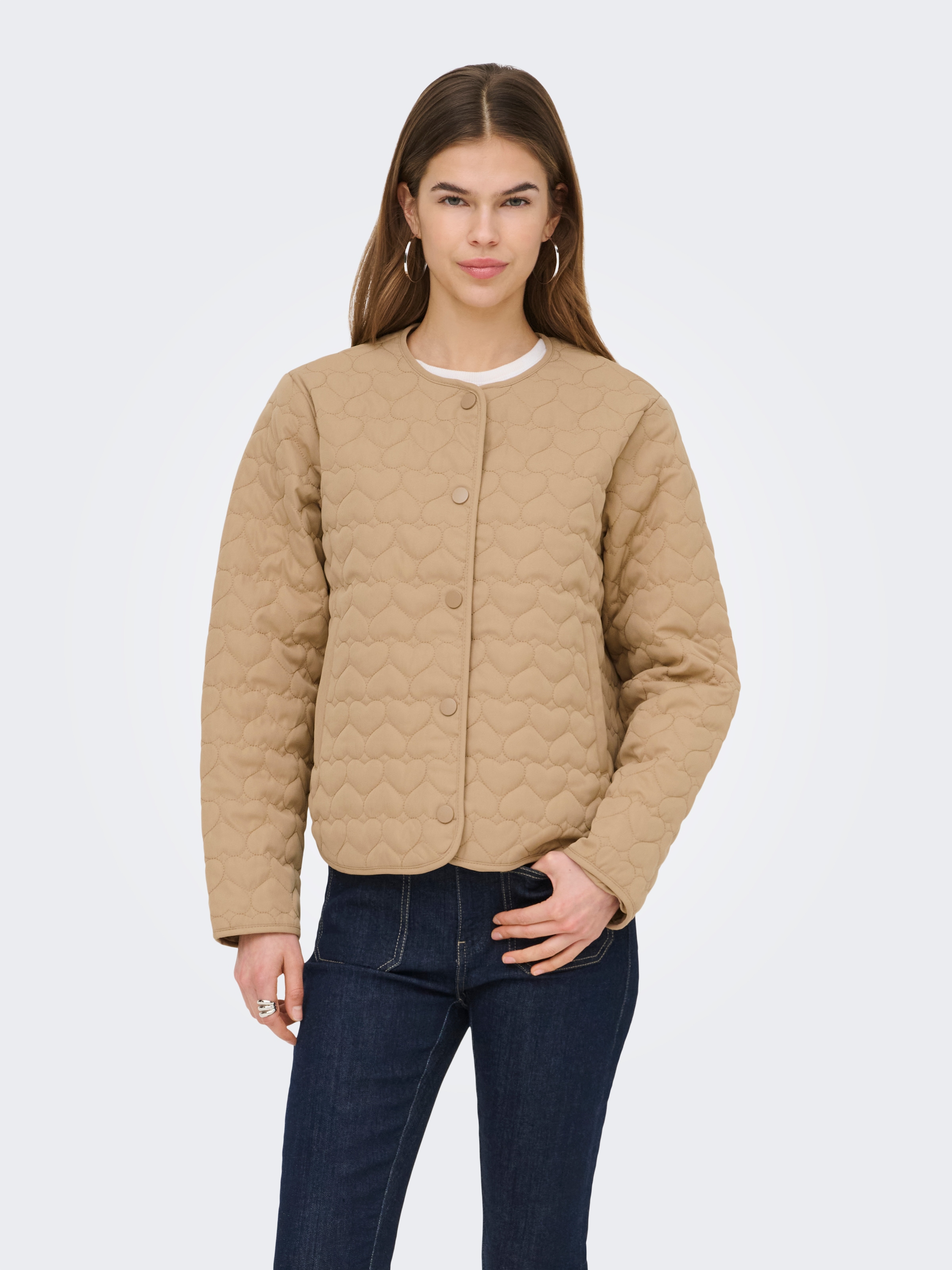 ONLY Veste matelassée »ONLHEART LIFE QUILTED JACKET NOOS OTW« avec motif matelassé en forme de petits cœurs