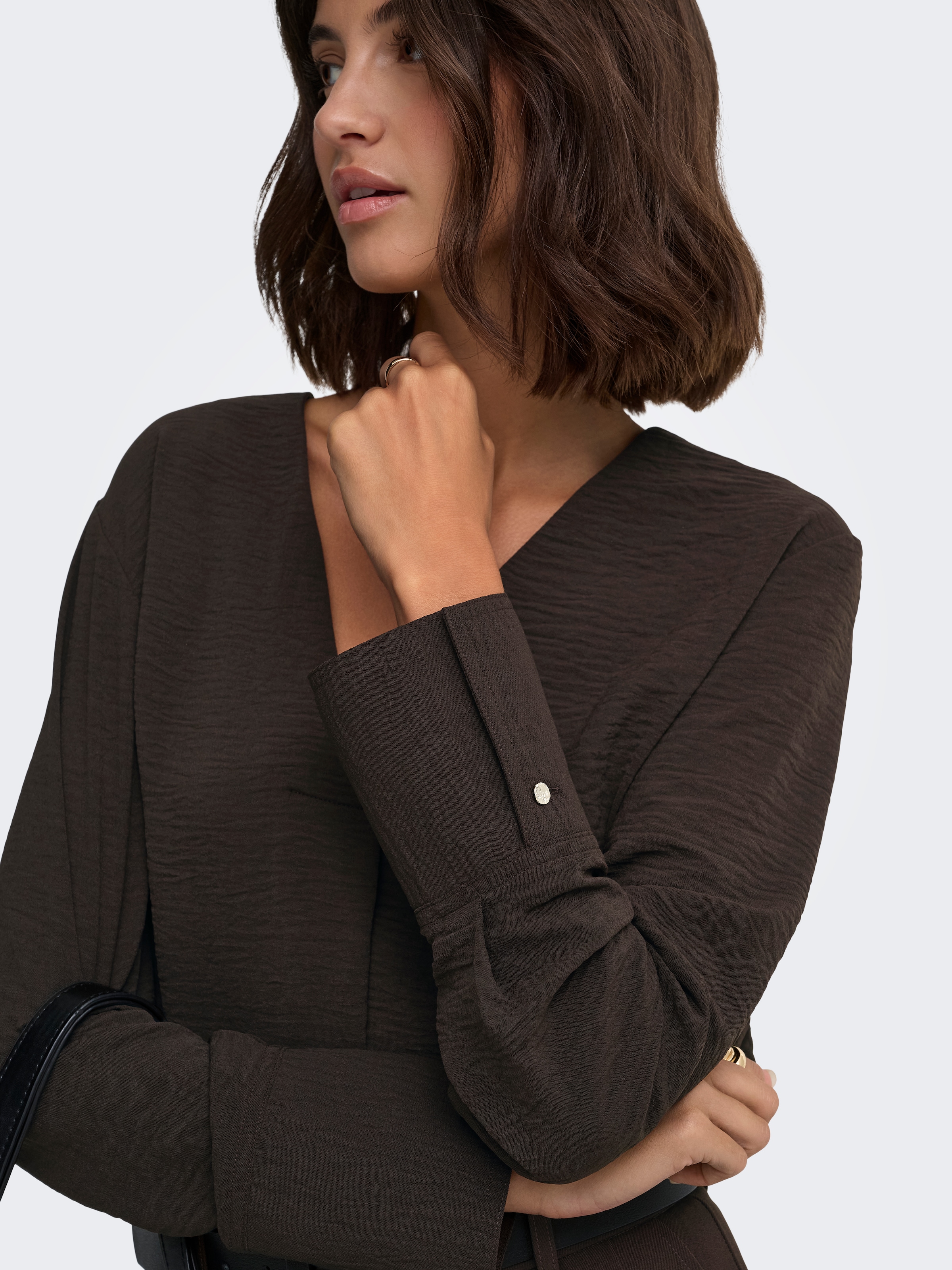 JDY Blouse à manches longues »JDYLION L/S V-NECK TOP WVN« Polyester, coupe régulière