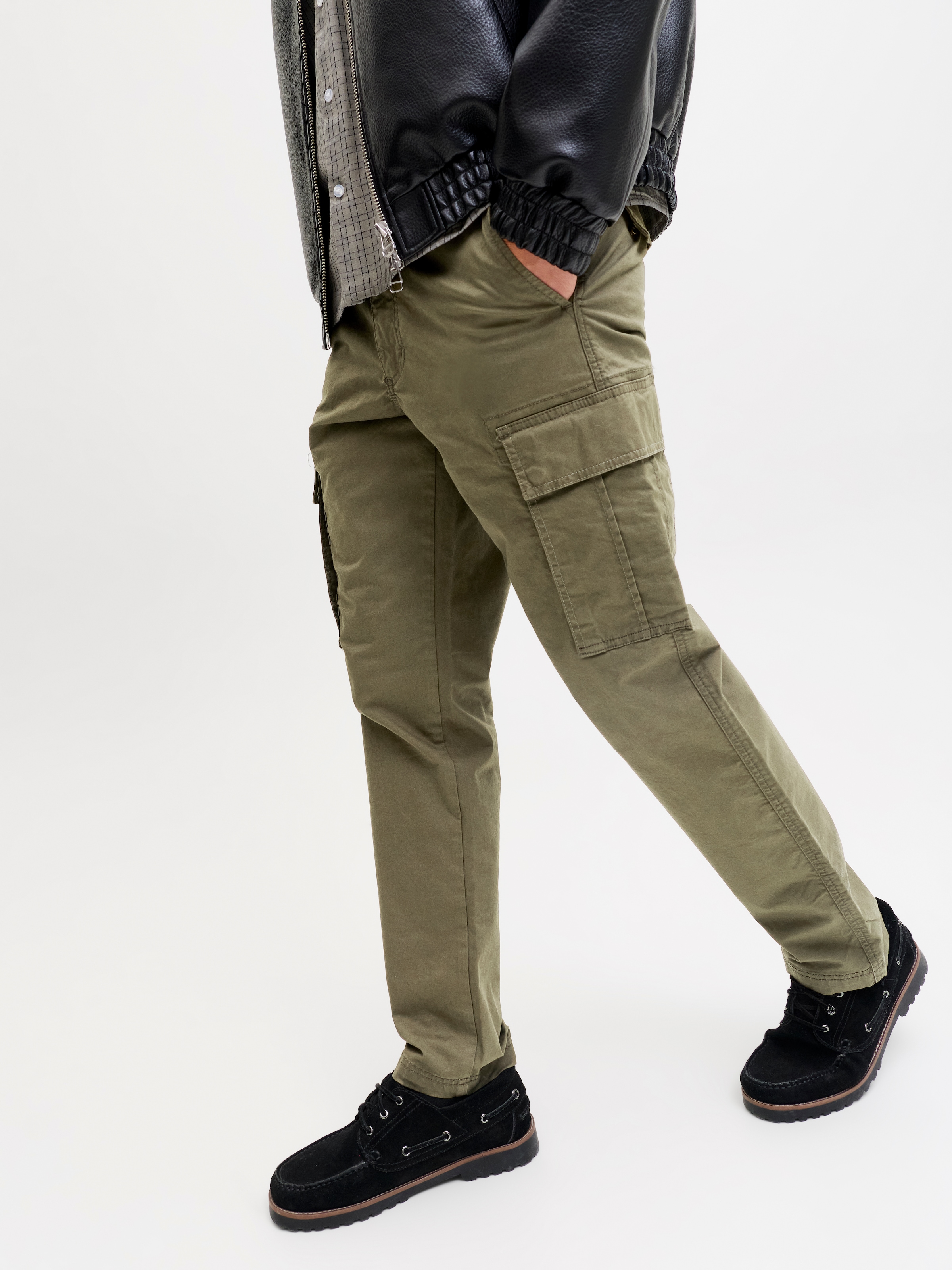 Jack & Jones Pantalon cargo »JPSTKANE FRANK CARGO NOOS«  mélange de coton, coupe ample