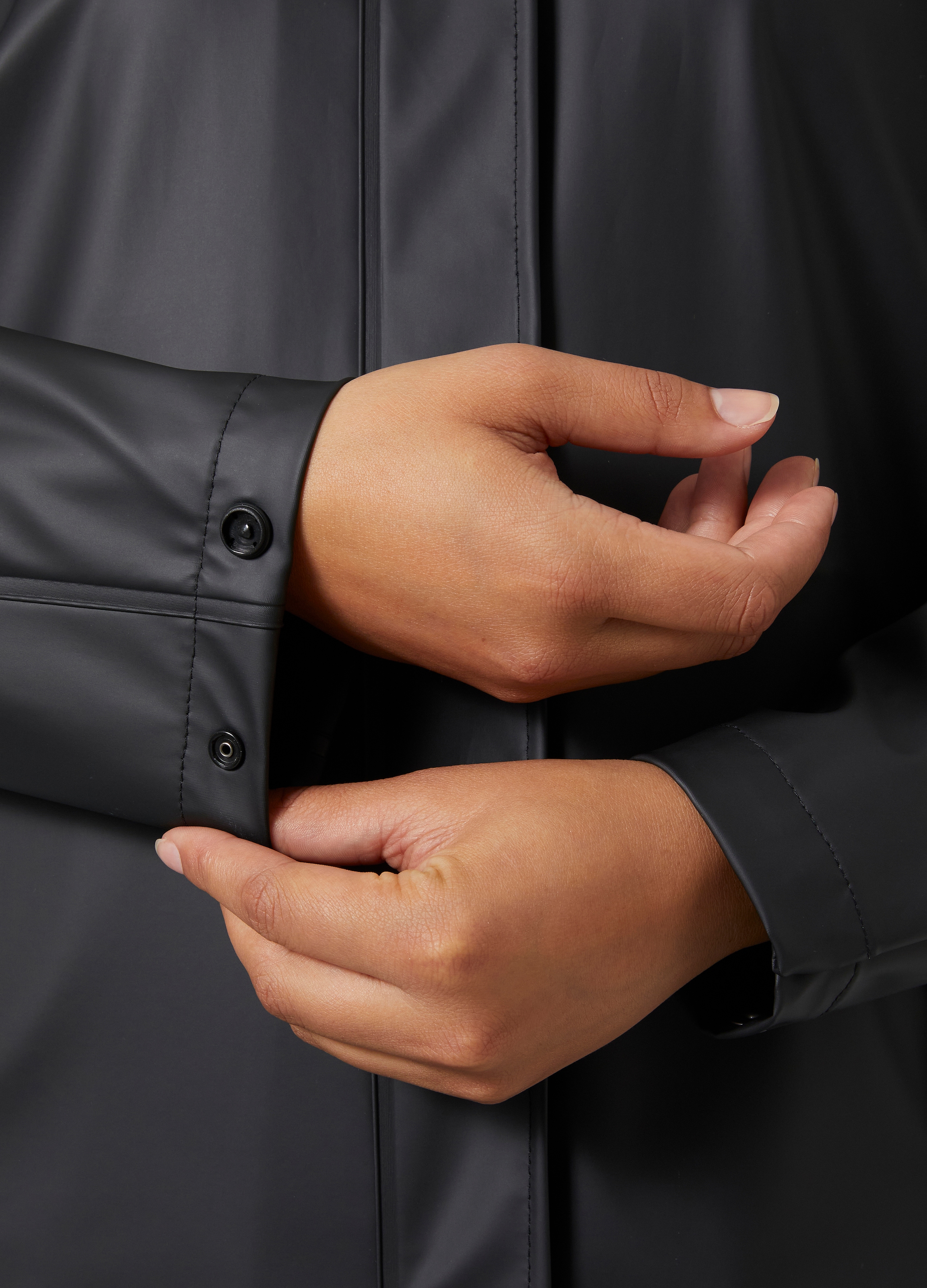 Helly Hansen Regenjacke »W MOSS JACKET« mit Kapuze sportlich, aus PU-Gewebe, wasserdicht, winddicht, mit Kapuze