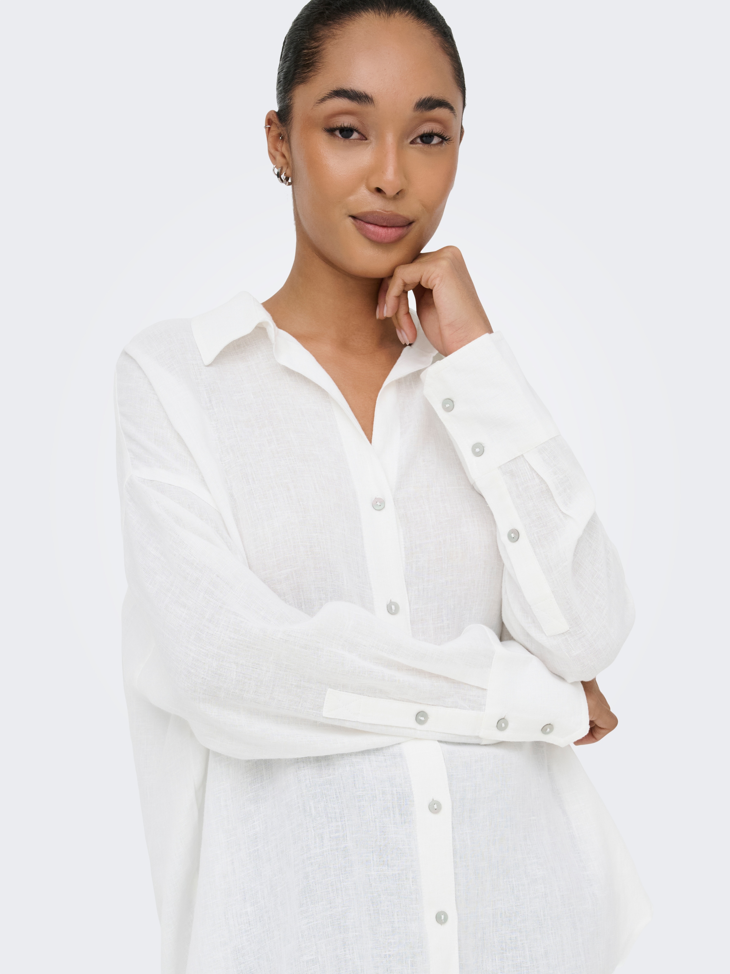 ONLY Blouse chemise »ONLBRUXELLES V- LS LIN BL SHIRT PNT NOOS« avec lin