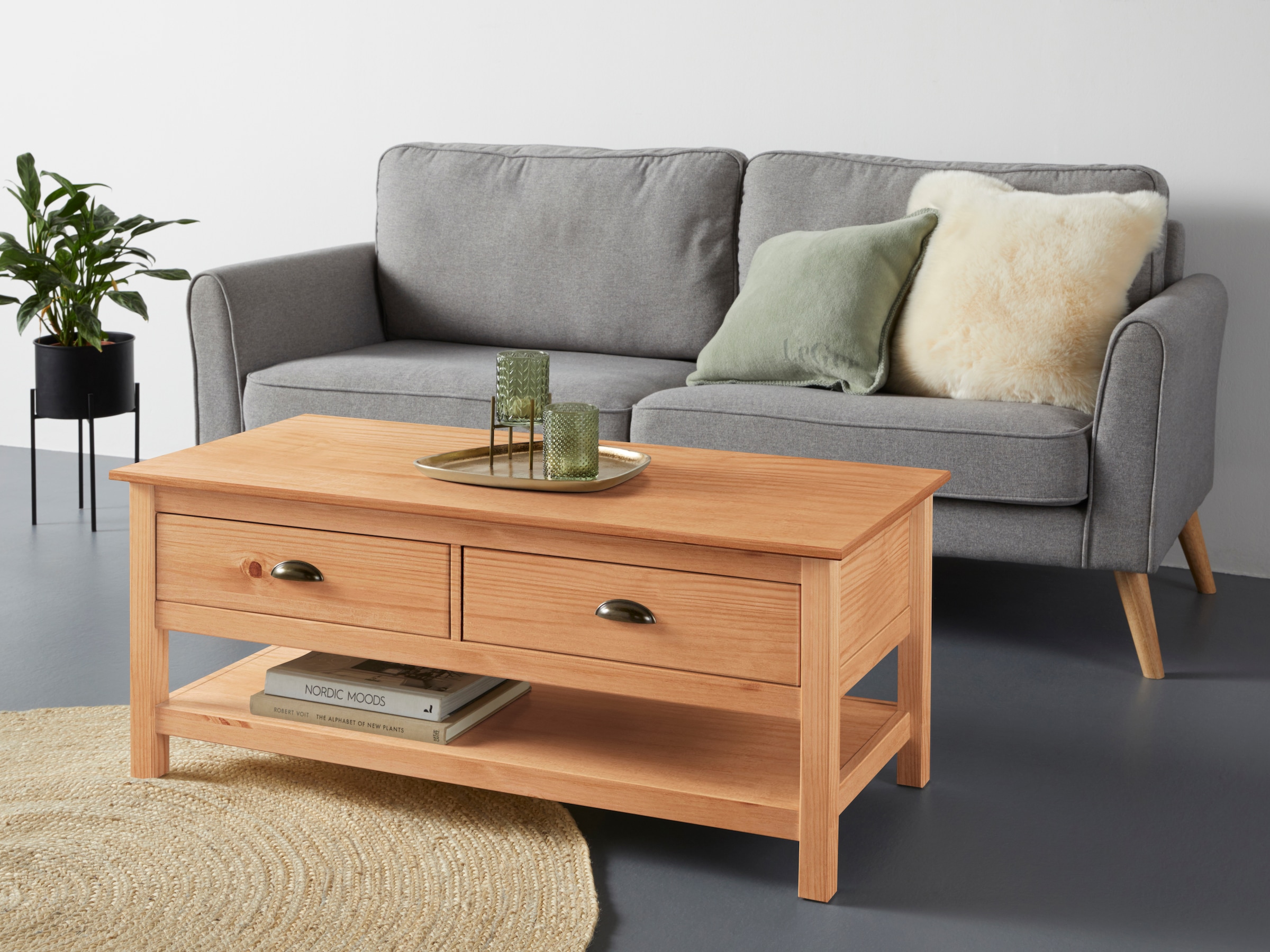 Home affaire Couchtisch »Schröder« mit 2 Schubladen und 1 Einlegeboden, aus massivem Kiefernholz