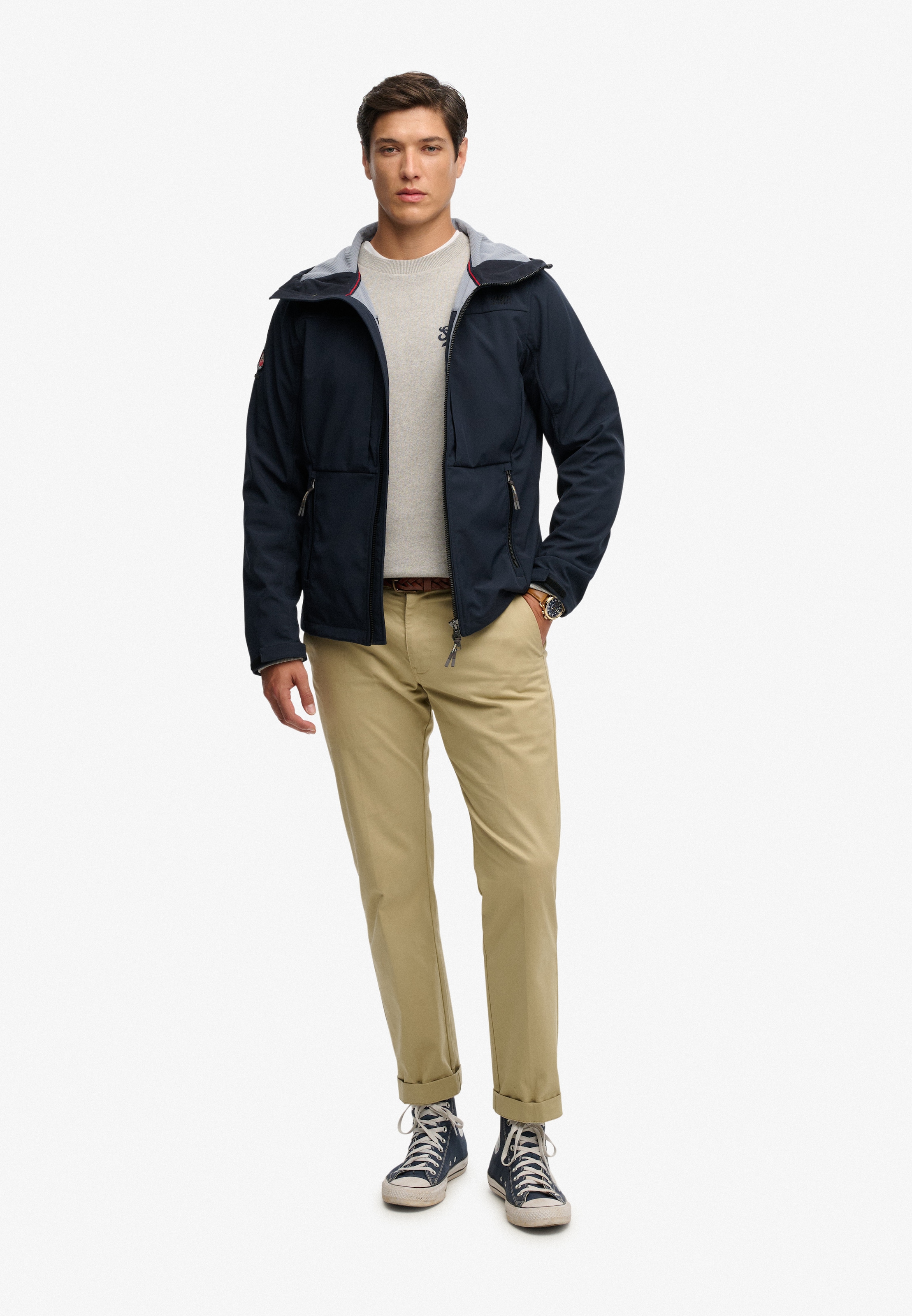 Superdry Veste d'extérieur »HOODED SOFTSHELL TREKKER JKT« avec capuche avec mélange de matériaux polyester et élasthanne, coupe décontractée