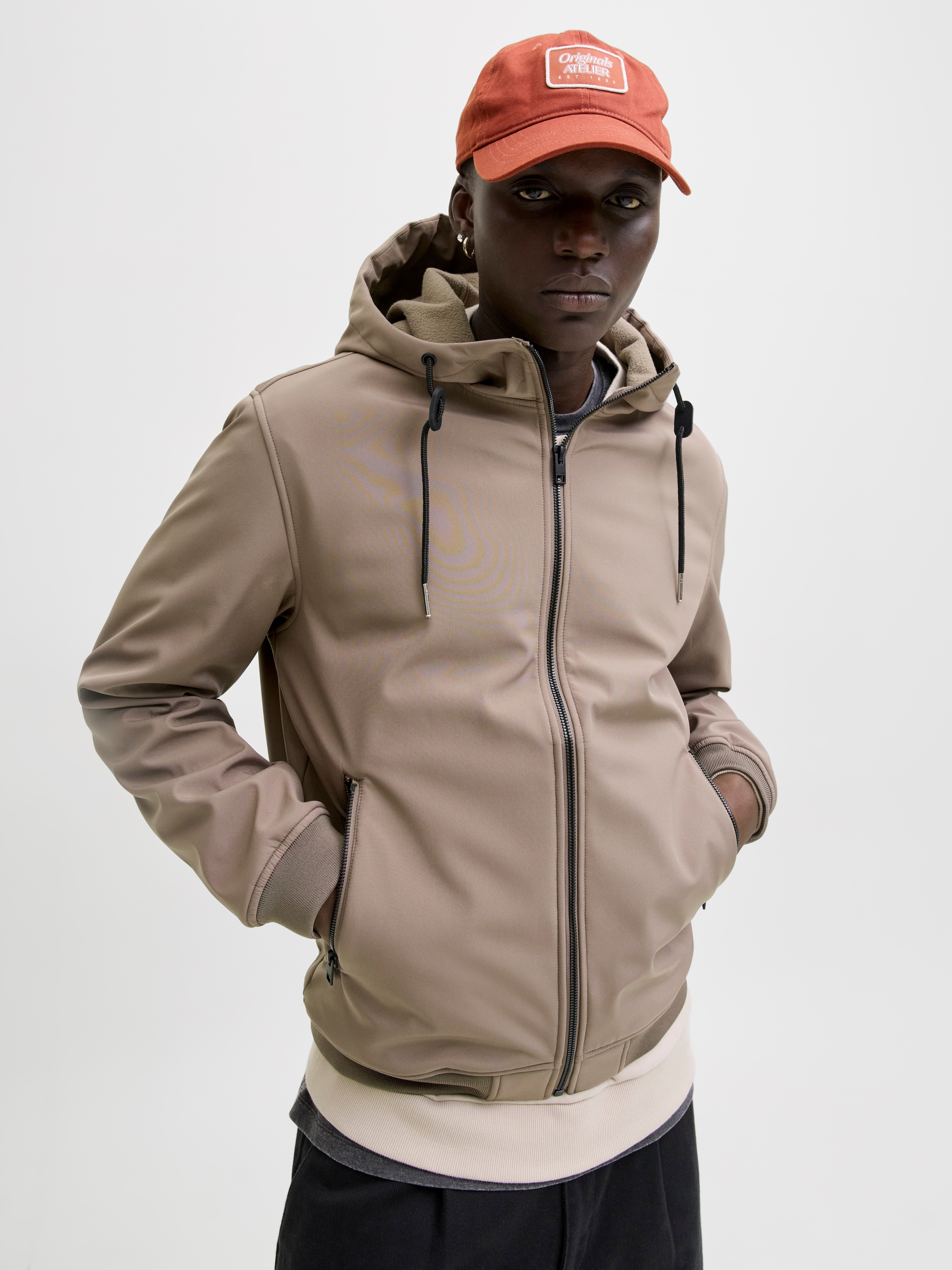 Jack & Jones Softshelljacke »JJEBASIC mit wasserabweisender Funktion« mit Kapuze Kunstfaser, regular fit