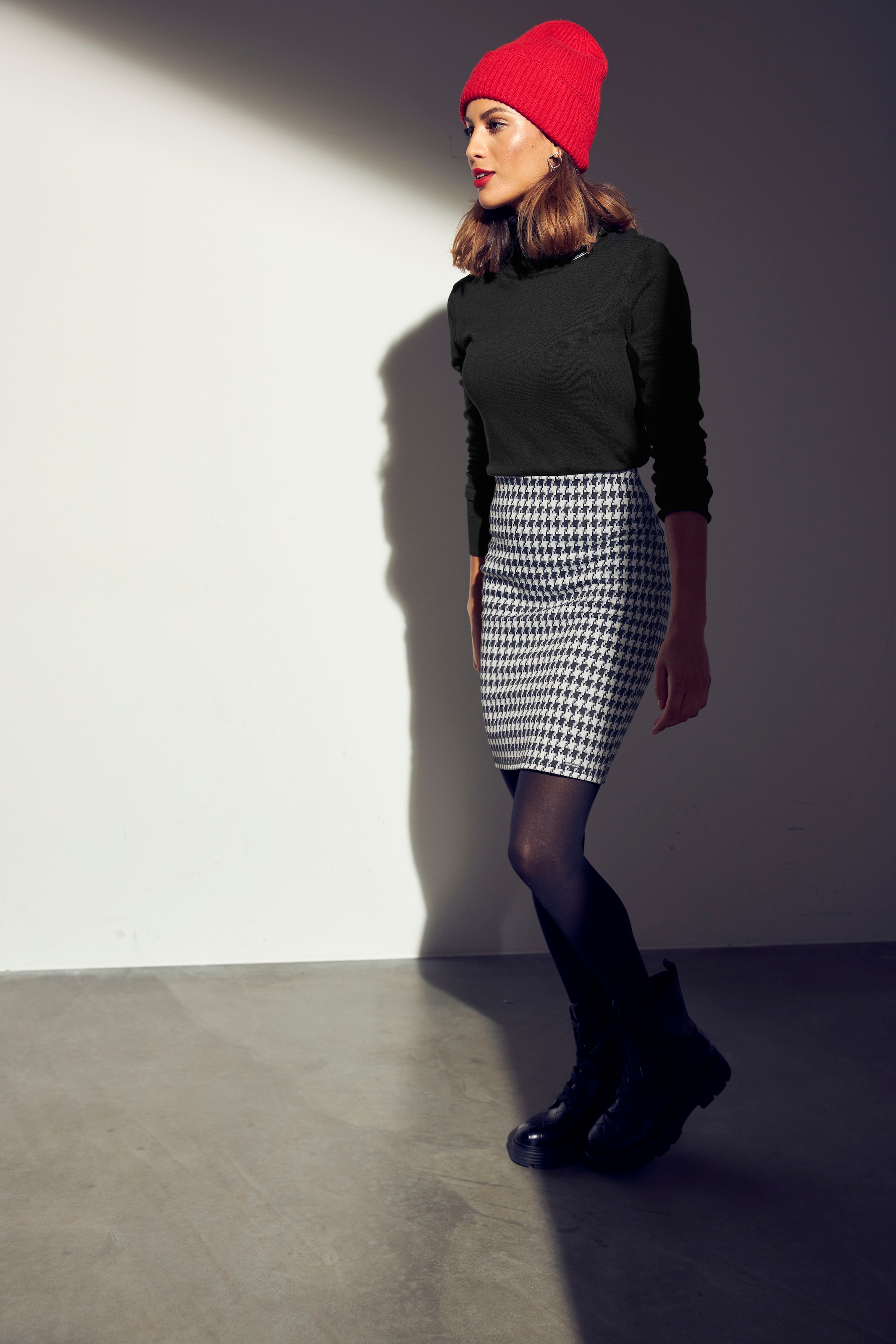 Bruno Banani Rollkragenpullover mit Metalllogo