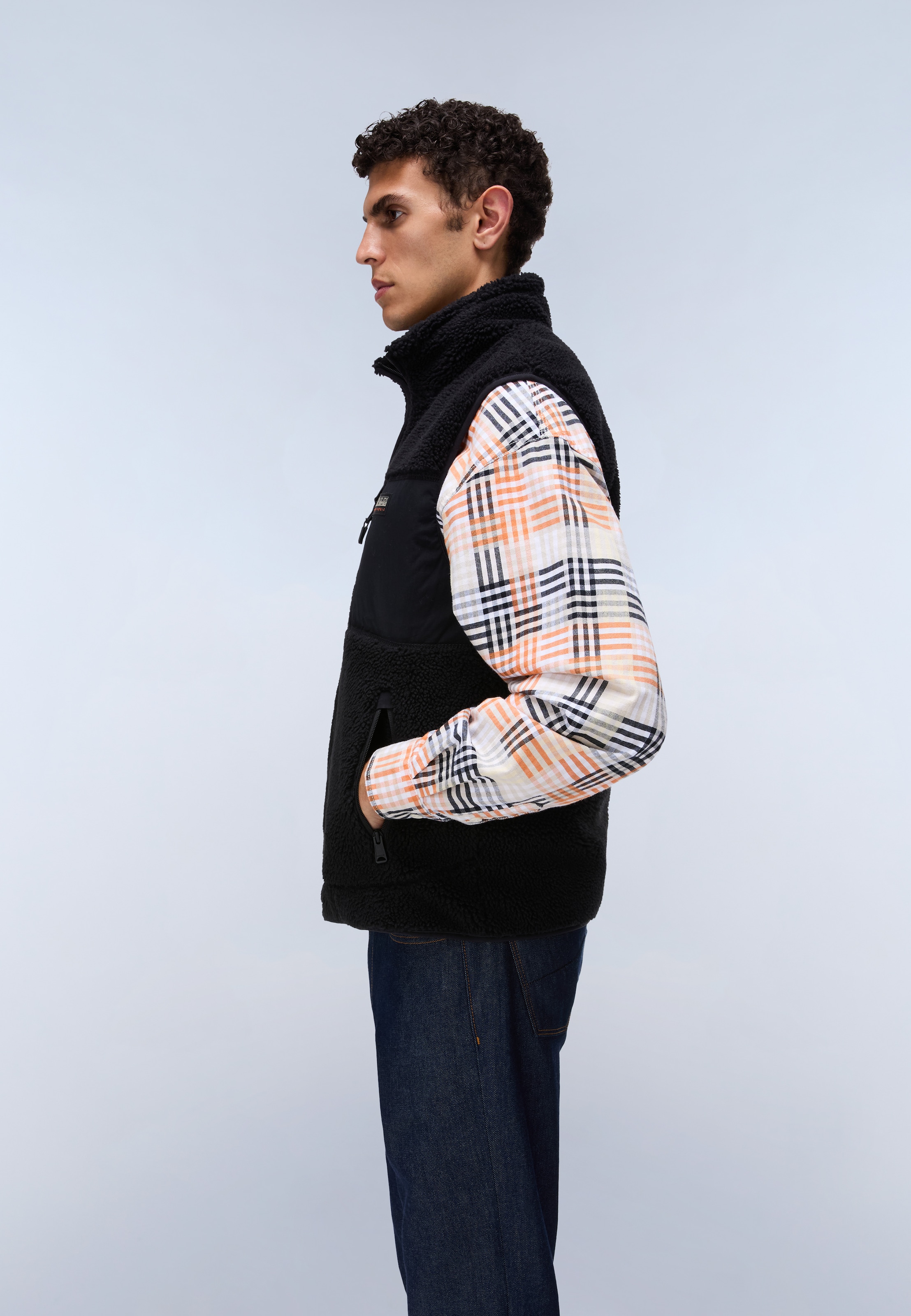 Napapijri Gilet polaire »YUPIK V 2 BLACK BEAUTY« style sportif, en polyester, design sans manches