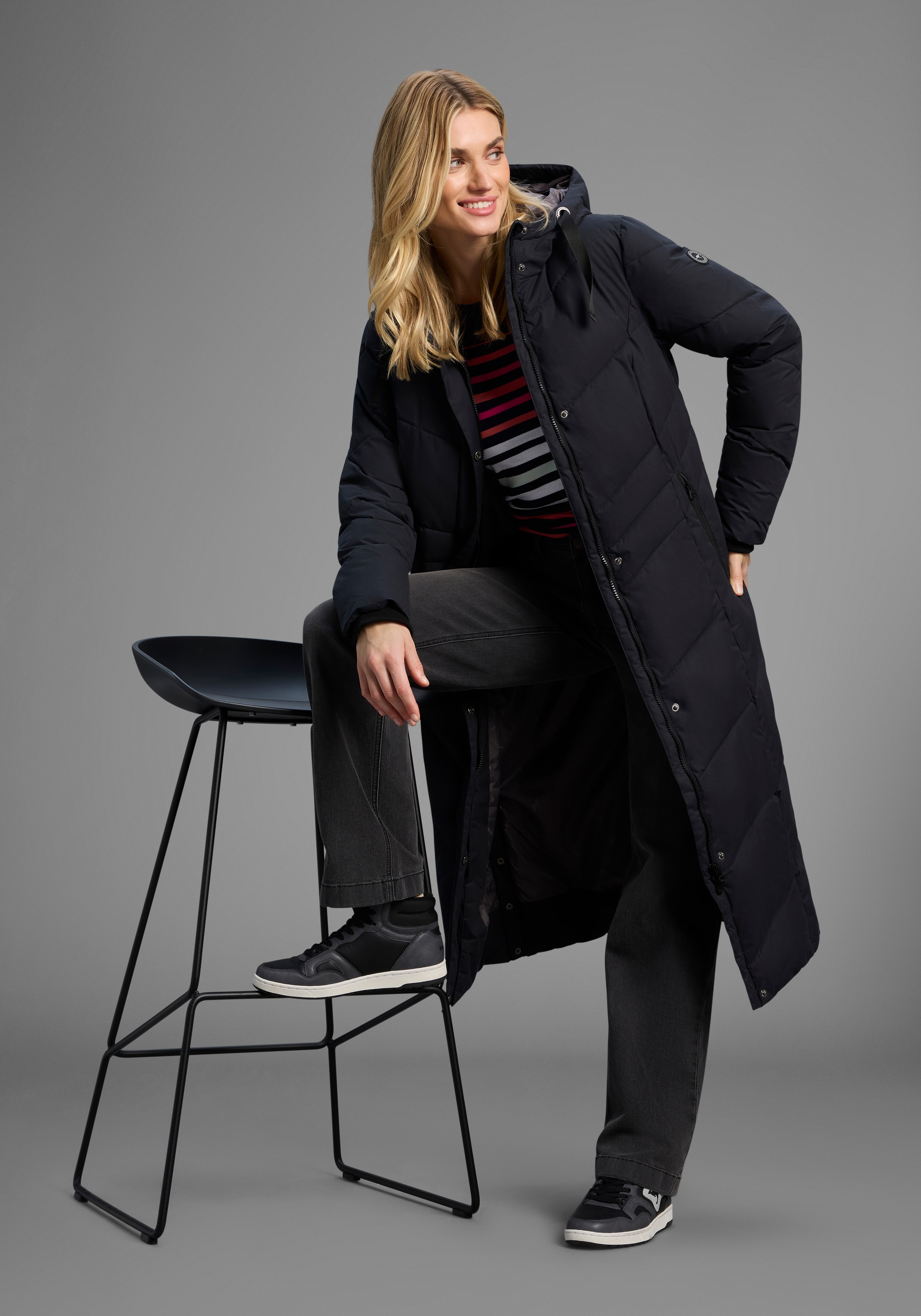 KangaROOS Manteau matelassé Langer Wintermantel mit seitlichen Knöpfen und Kapuze