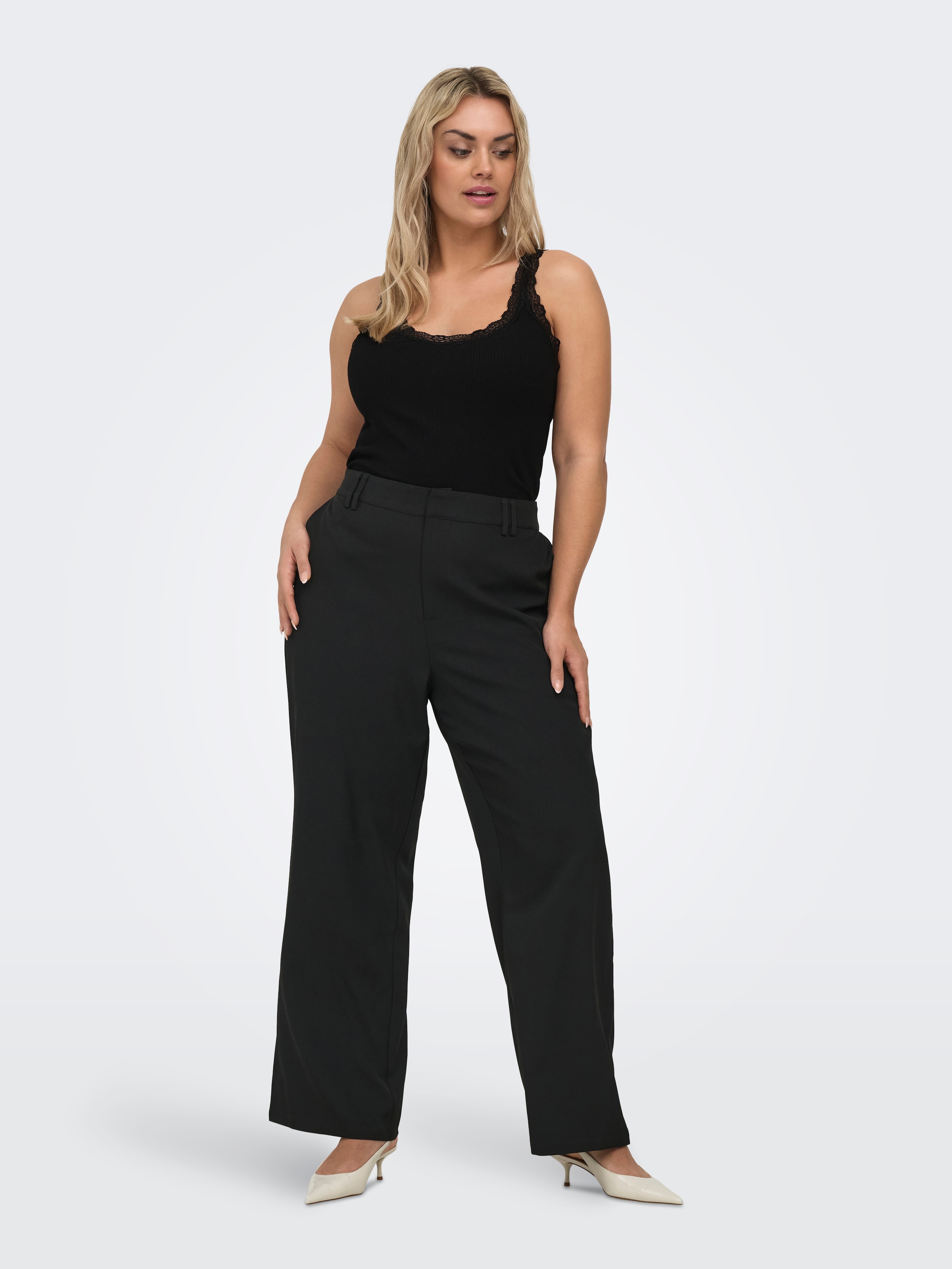 ONLY CARMAKOMA Trägertop »CARSARA SHARAI LACE TANK TOP JRS NOOS« mit Spitze am Ausschnitt und leicht gewelltem Saum