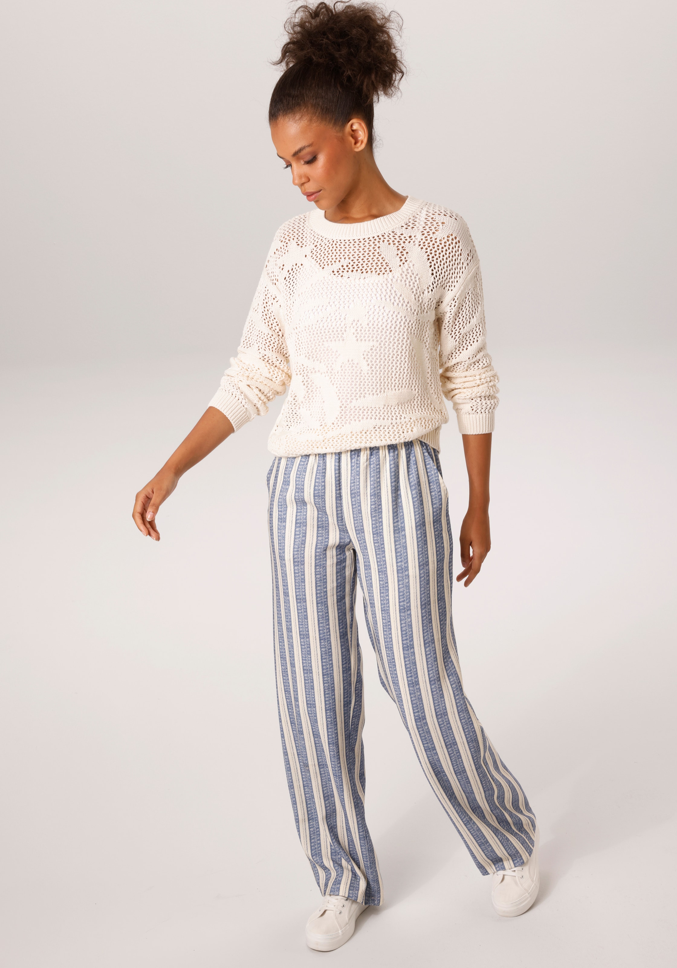 Aniston CASUAL Pull en tricot im trendigen Ajour-Muster mit eingestrickten Motiven - NEUE KOLLEKTION