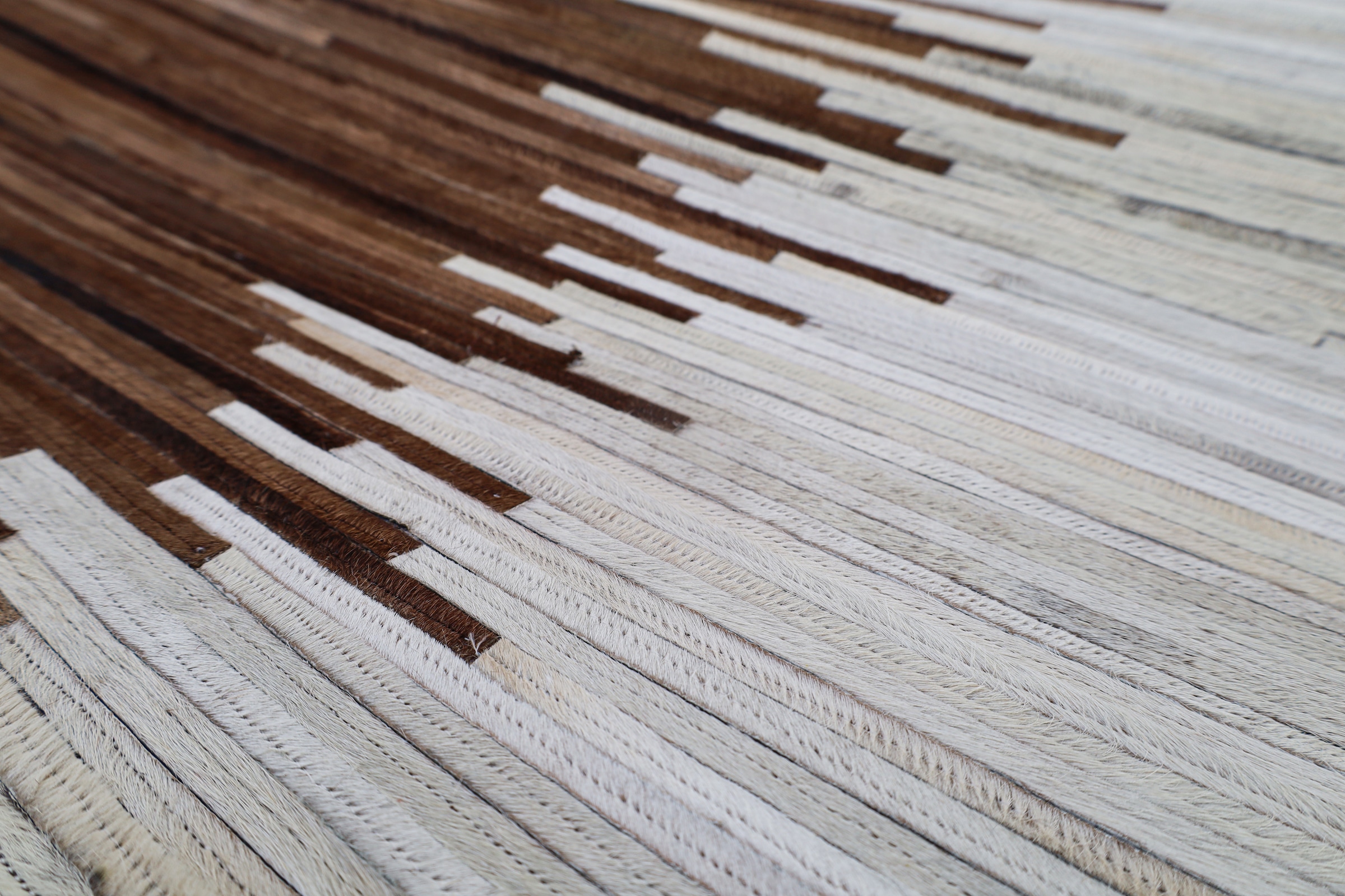 Myflair Möbel & Accessoires Tapis en fourrure »HIDE HARMONY, echtes Rinderfell, LAGERRÄUMUNG« Rectangulaire 10 mm Höhe fait main, produit naturel, structure naturelle & look premium