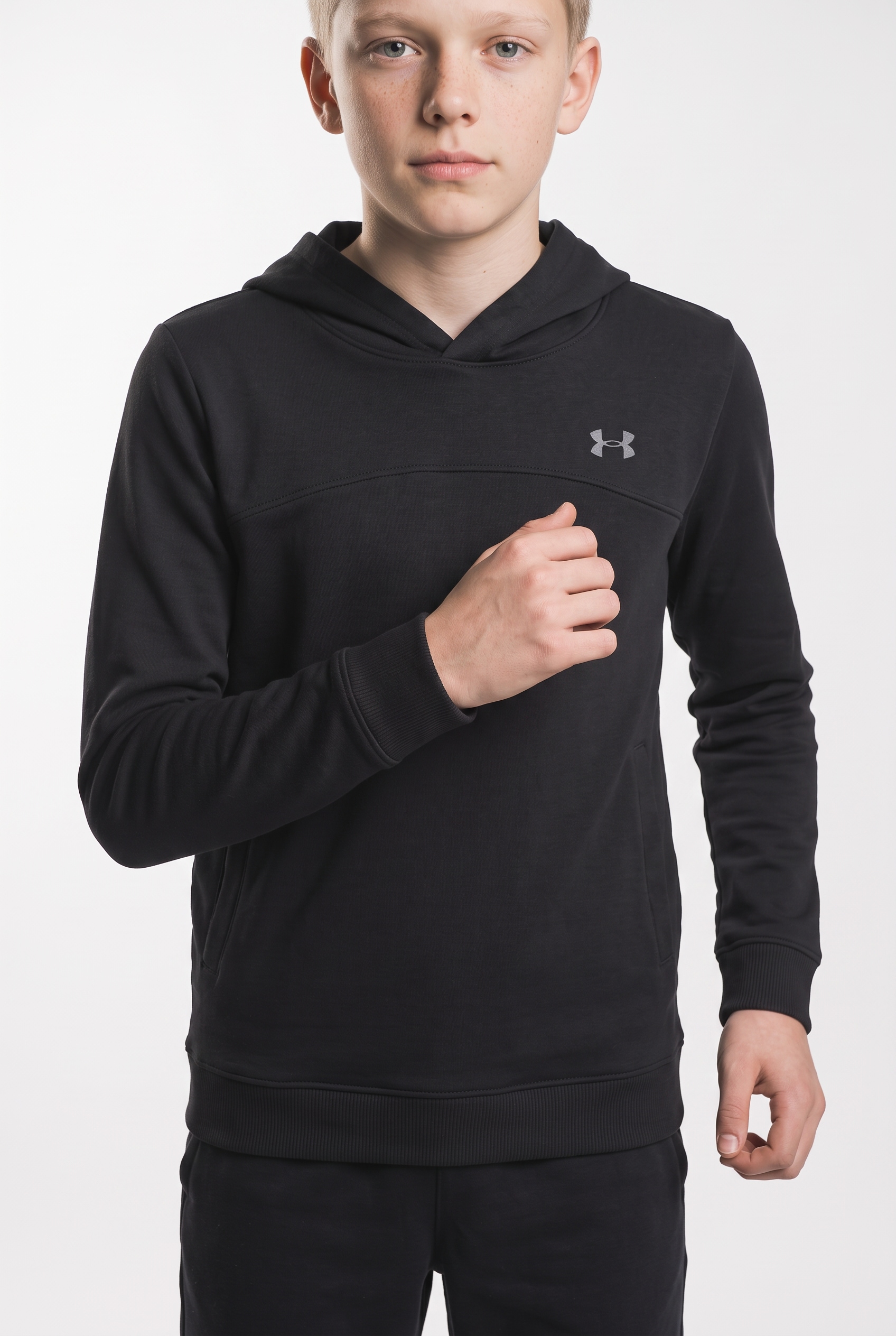 Under Armour® Kapuzensweatshirt »UA B RIVAL LW HOODIE«, für Jugendliche, mit Kapuze, aus Baumwolle und Polyester
