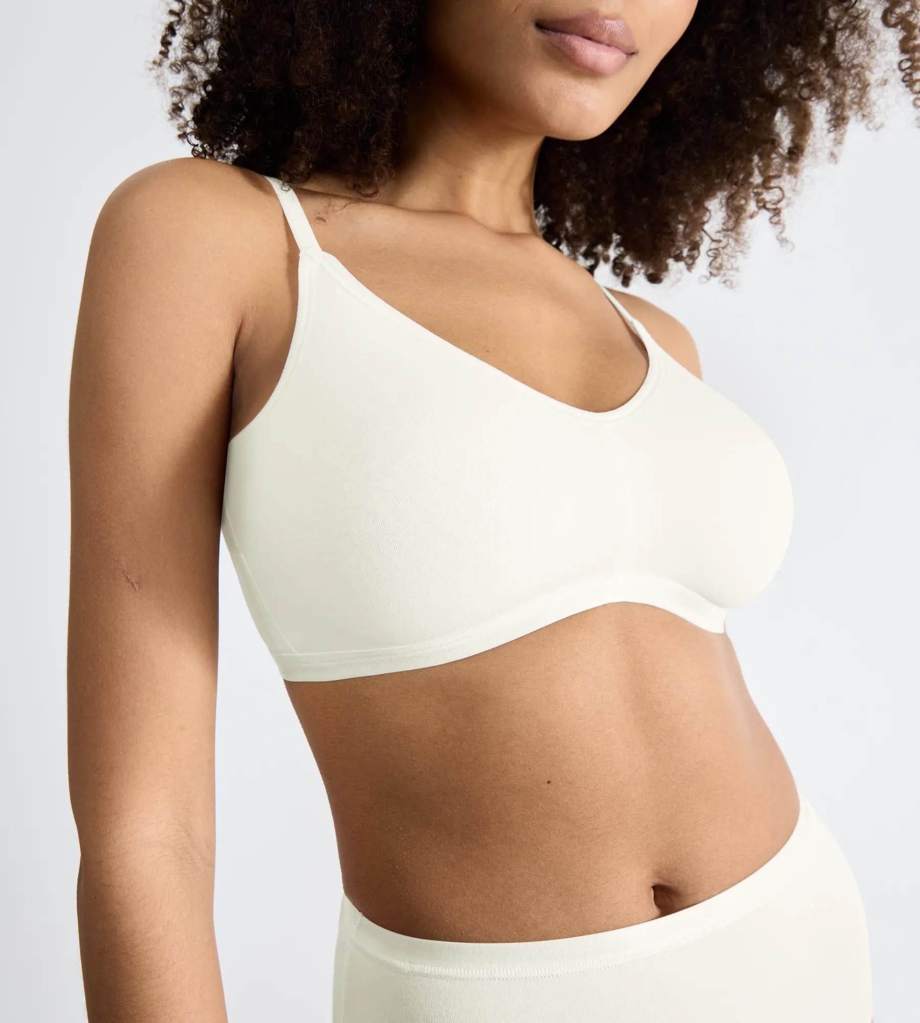 sloggi Soutien-gorge souple »GO Daily Cotton« Glanz-Effekt Details, tiefer V-Ausschnitt, ohne Bügel