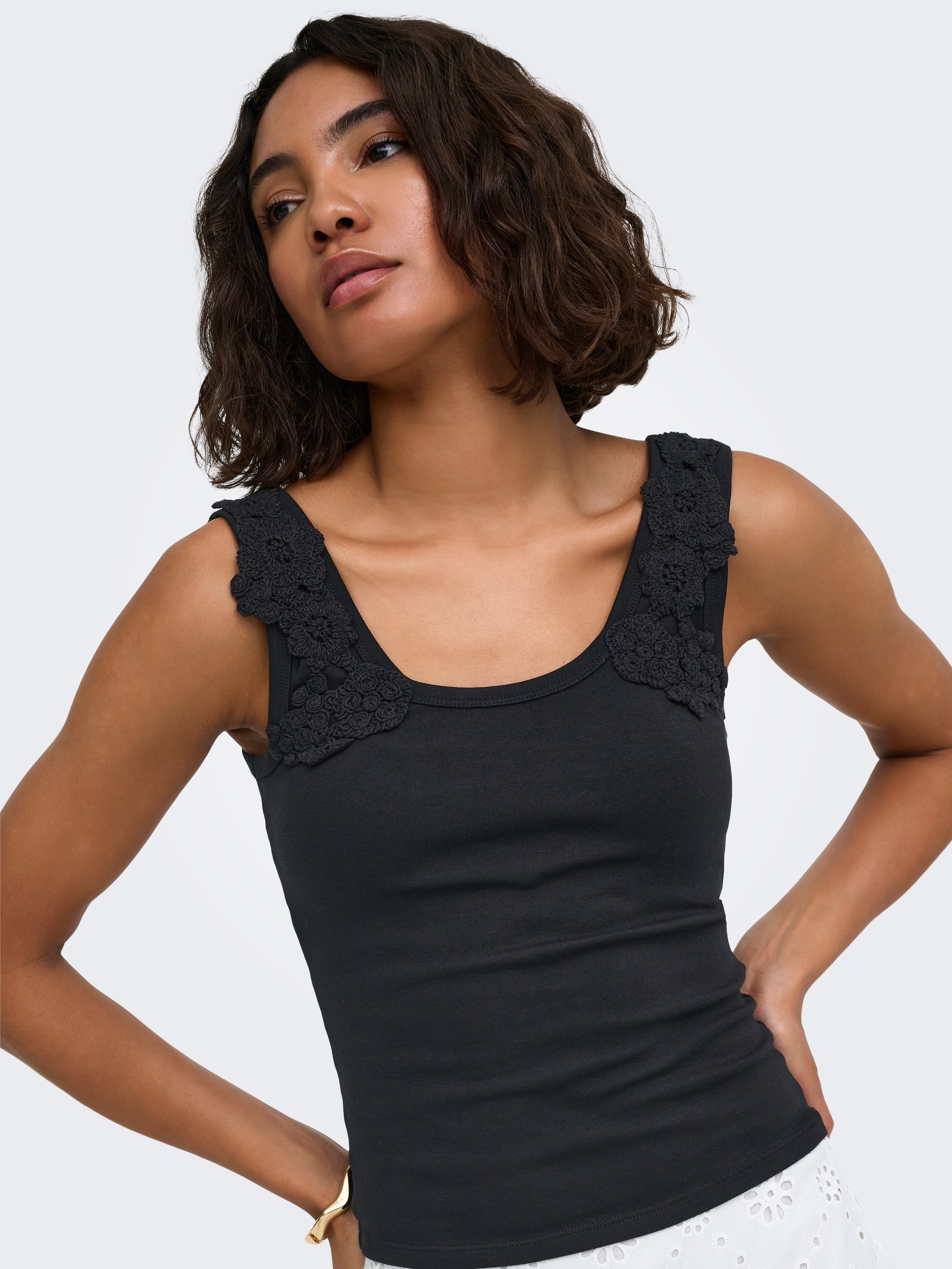 ONLY Débardeur »ONLZANNY S/L CROCHET TANK TOP CS JRS« mélange de coton