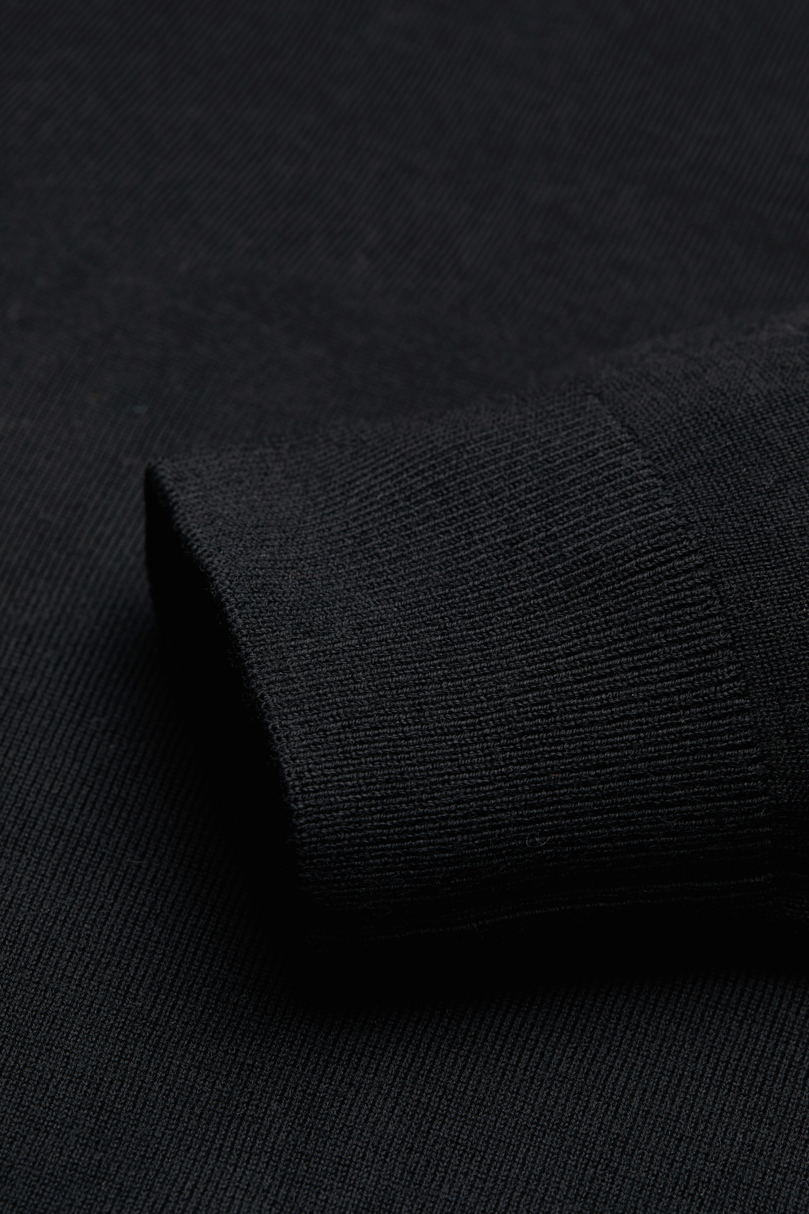 bugatti Rundhalspullover aus feiner Merinowolle