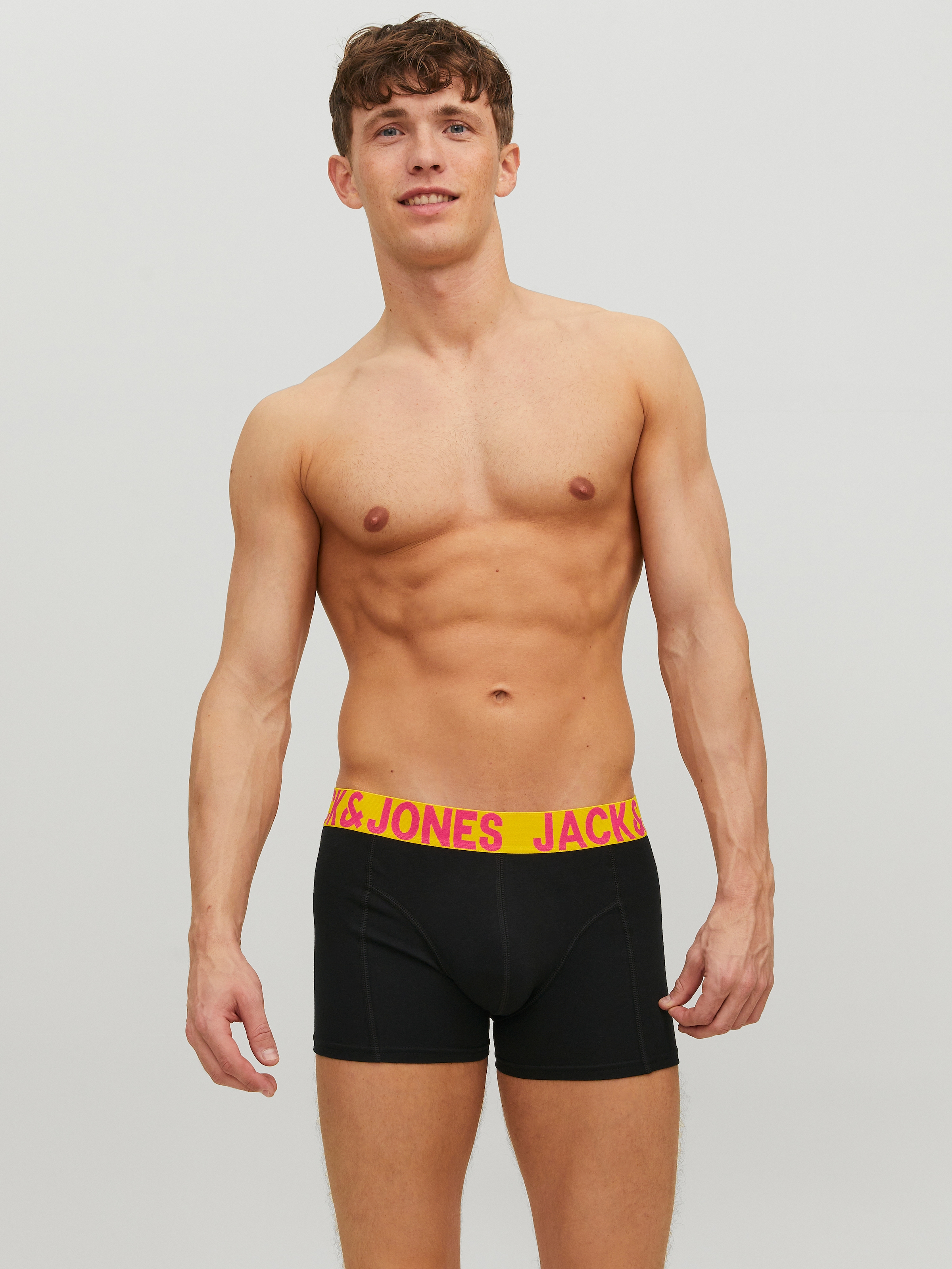 Jack & Jones Boxer »JACCRAZY im Dreierpack mit kontrastfarbenem Bund und Stretchkomfort« Packung, 3 cuis unifarben mit Farbeinsatz, modisch, eng anliegend, Baumwollmischung