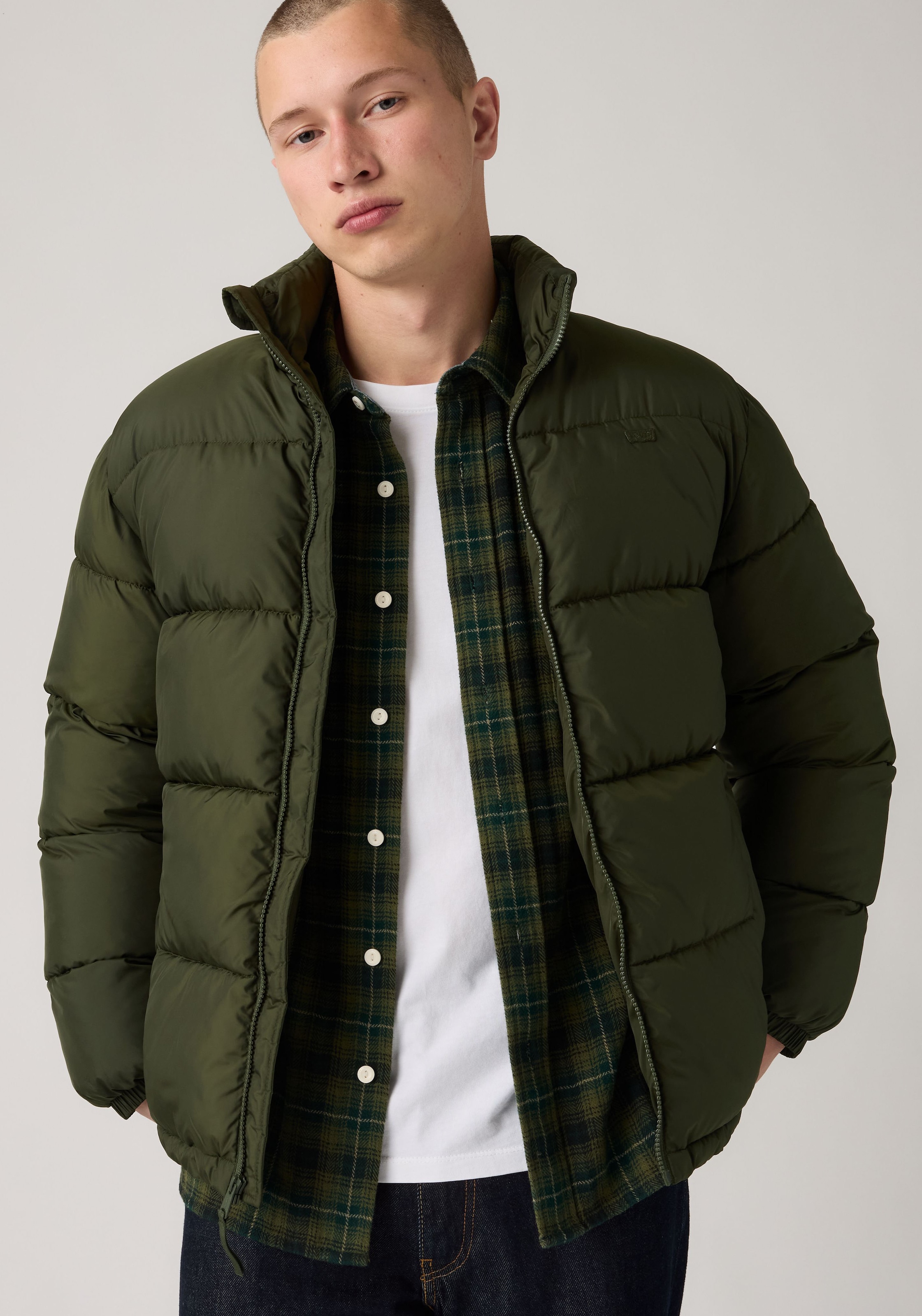 Levi's® Veste matelassée »PIEDMONT SHORT PUFFER« sans capuche avec fermeture éclair et col montant
