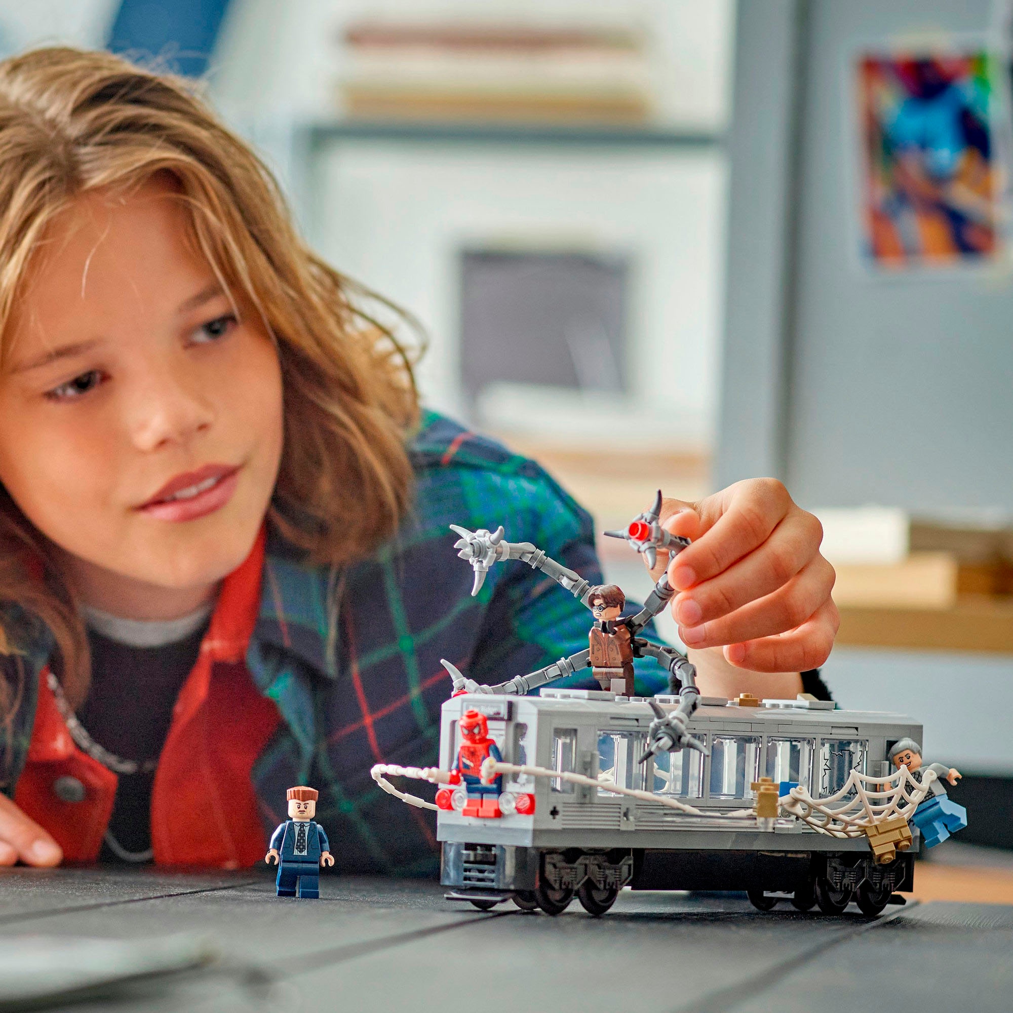 LEGO® Konstruktionsspielsteine »Spider-Man vs. Doc Ock: Showdown in der U-Bahn (76321)« LEGO Super Heroes; Made in Europe