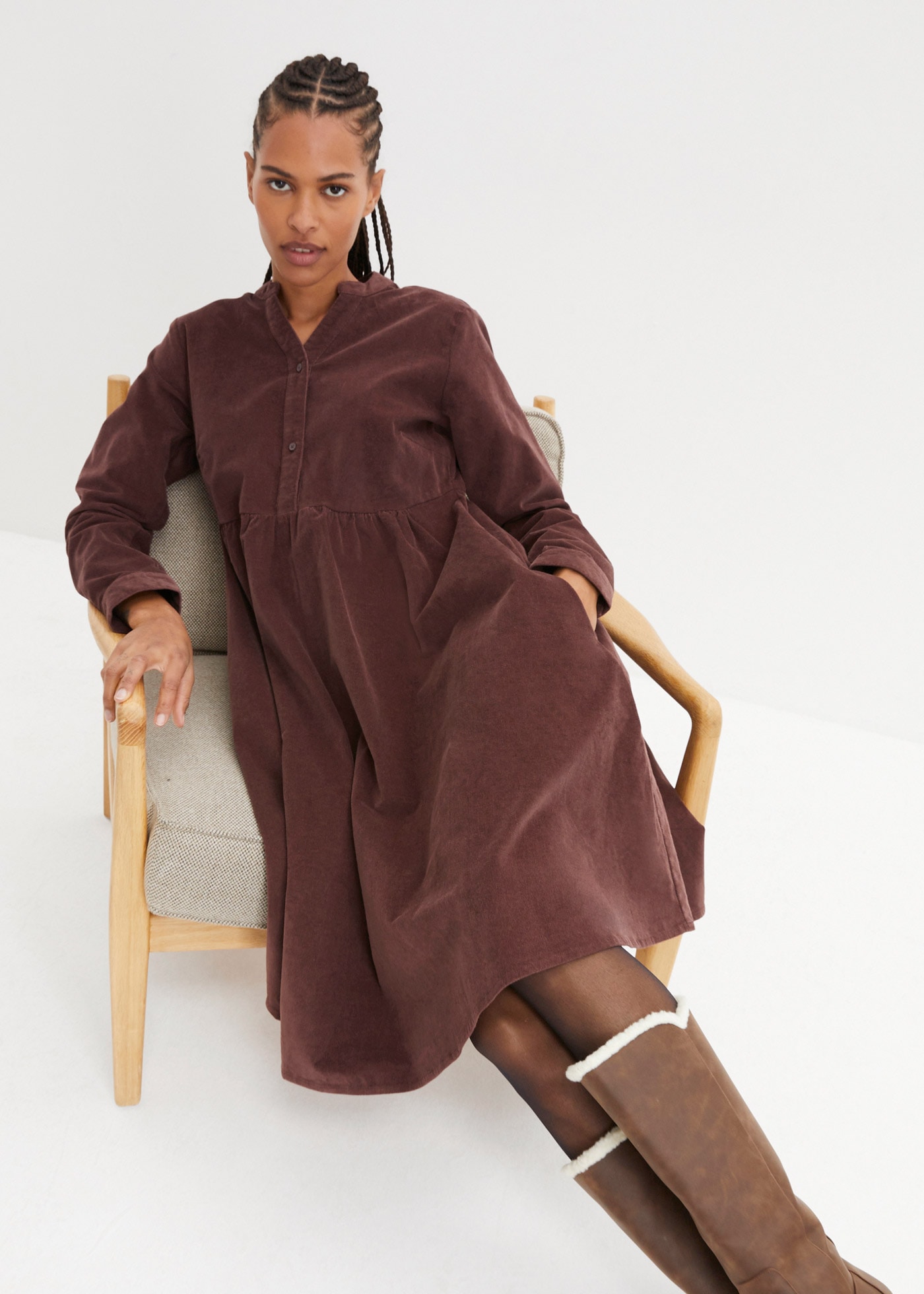 bonprix Robe midi »Kleid aus Baumwollcord« für entspannten Look, aus weichem Baumwollcord, mit Elasthan-Anteil