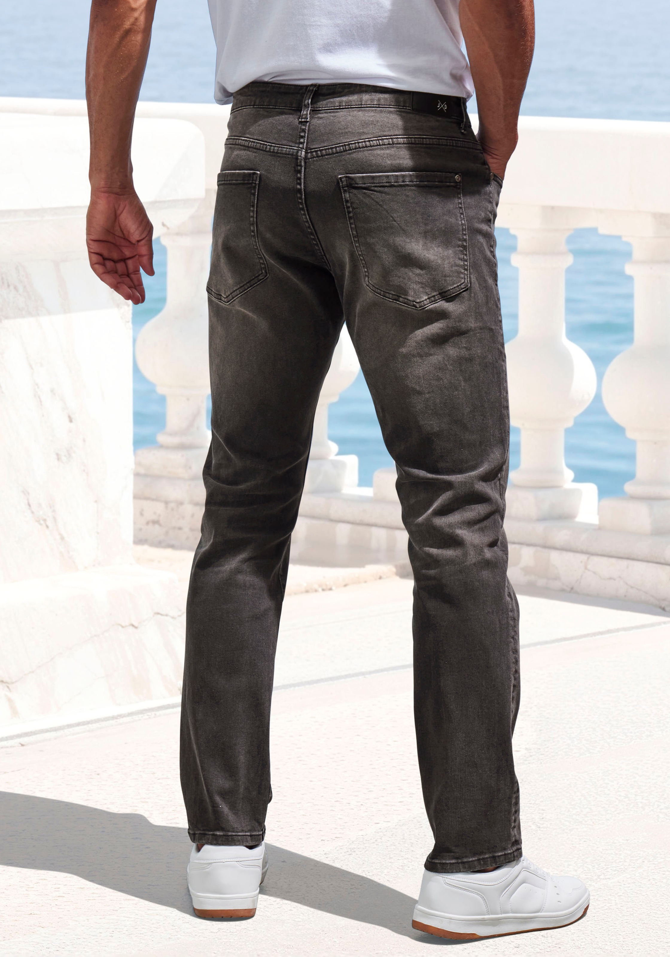 John Devin Jeans à 5 poches »Straight-fit Jeans« En denim extensible, en 3 longueurs : 30 & 32 & 34