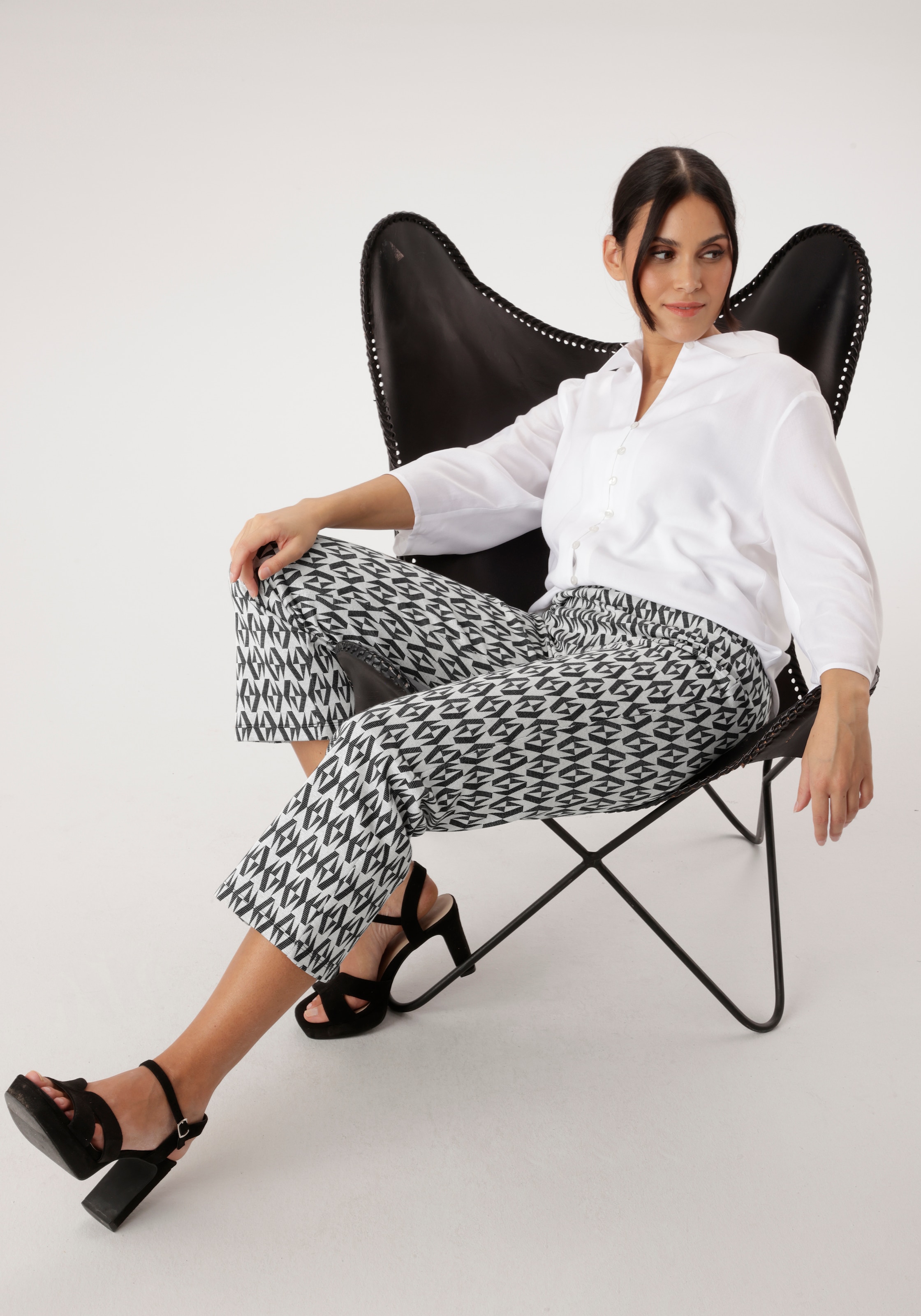 Aniston SELECTED Schlupfhose  mit modischer Jacquardmusterung