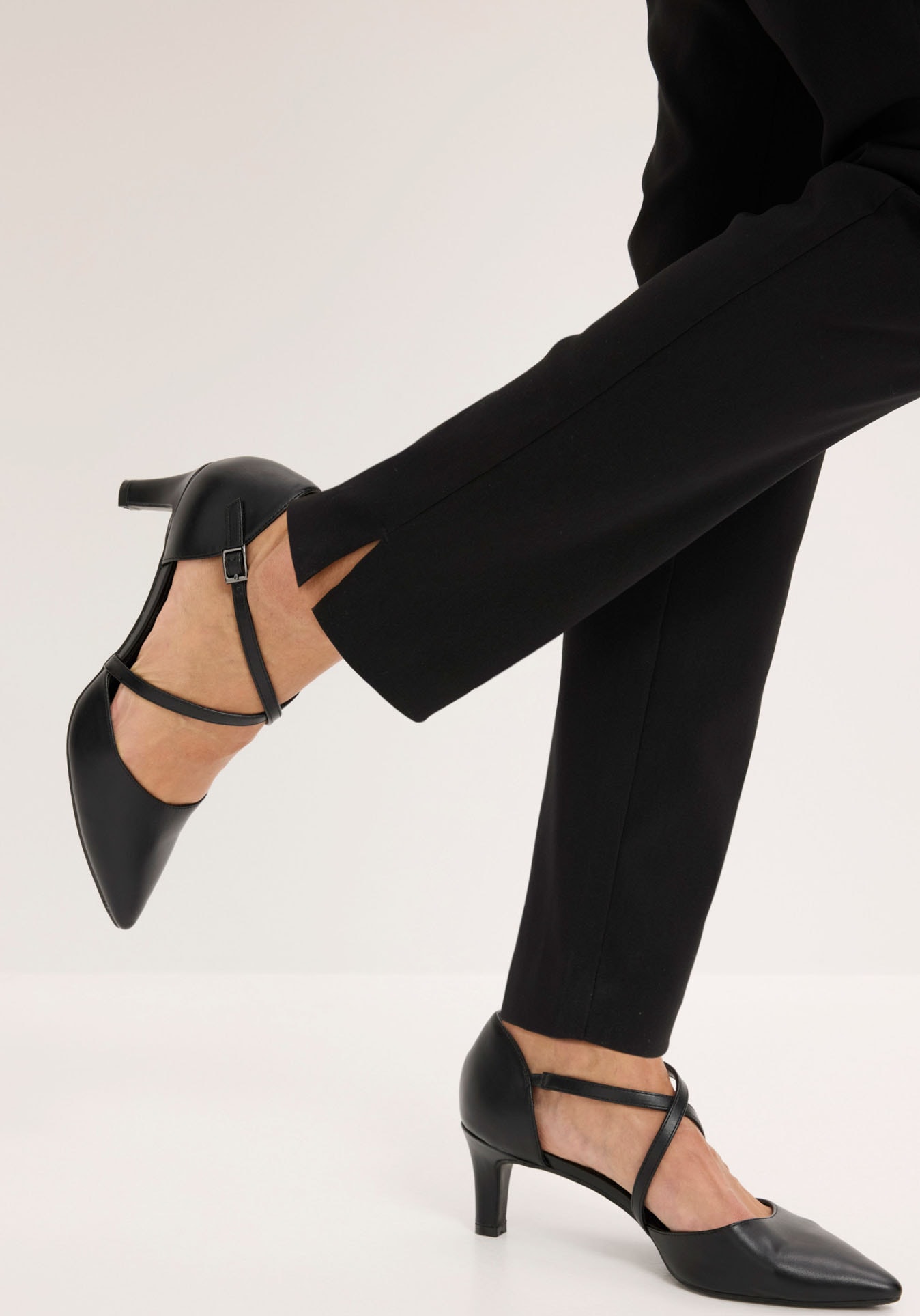 bonprix Pantalon stretch  mit Elasthan-Anteil, Slim Fit Passform, femininer Stil
