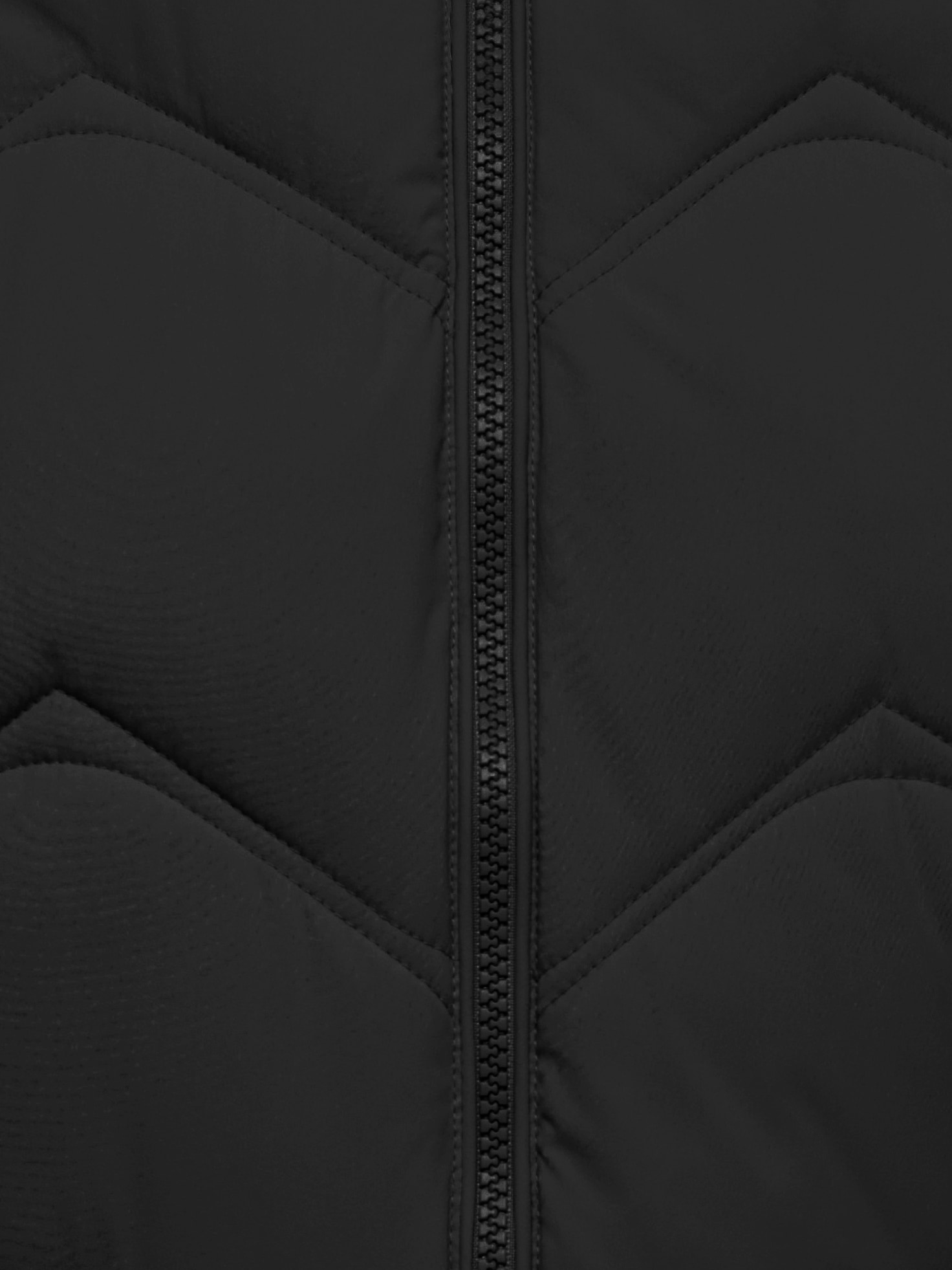 JDY Veste matelassée »JDYPOWER SHORT HOOD PUFFER OTW HAB« avec capuche fibre synthétique
