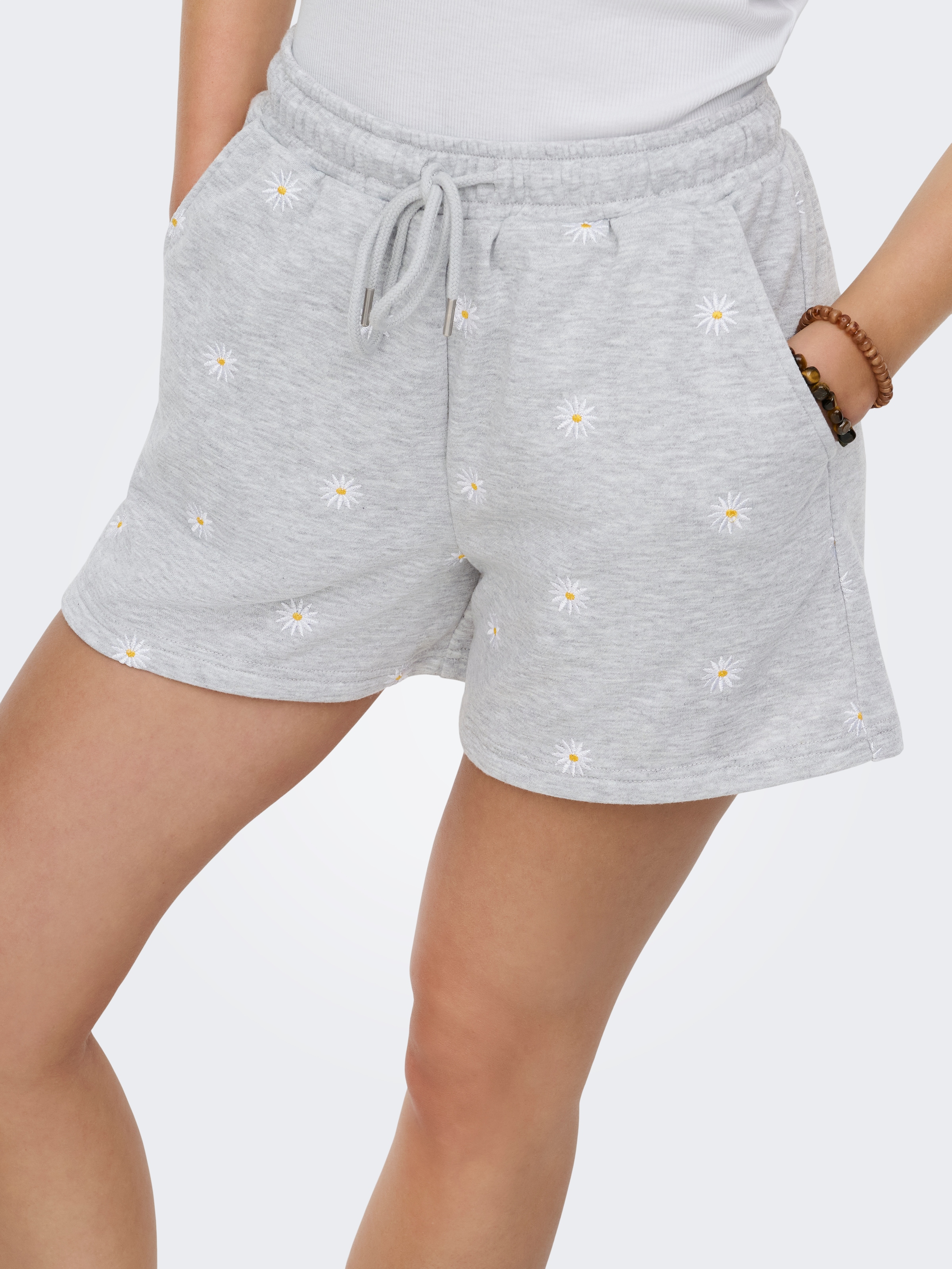 ONLY Sweatshorts »ONLLUNA BERMUDA SHORTS UB SWT«  Polyester, coupe régulière