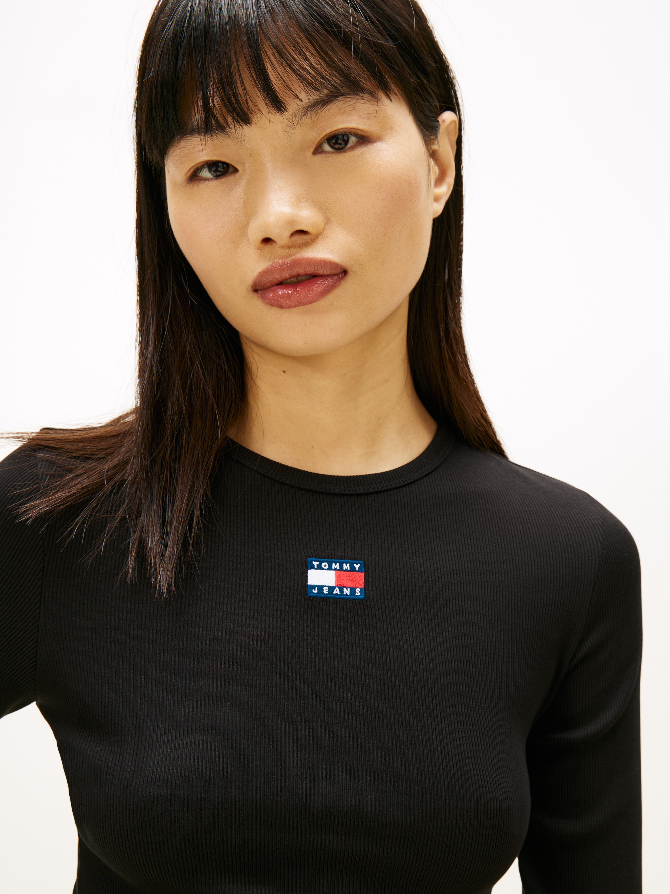 Tommy Jeans T-shirt à manches longues »TJW SLIM LS BADGE TEE EXT« Baumwollmischung, Stretch, slim fit