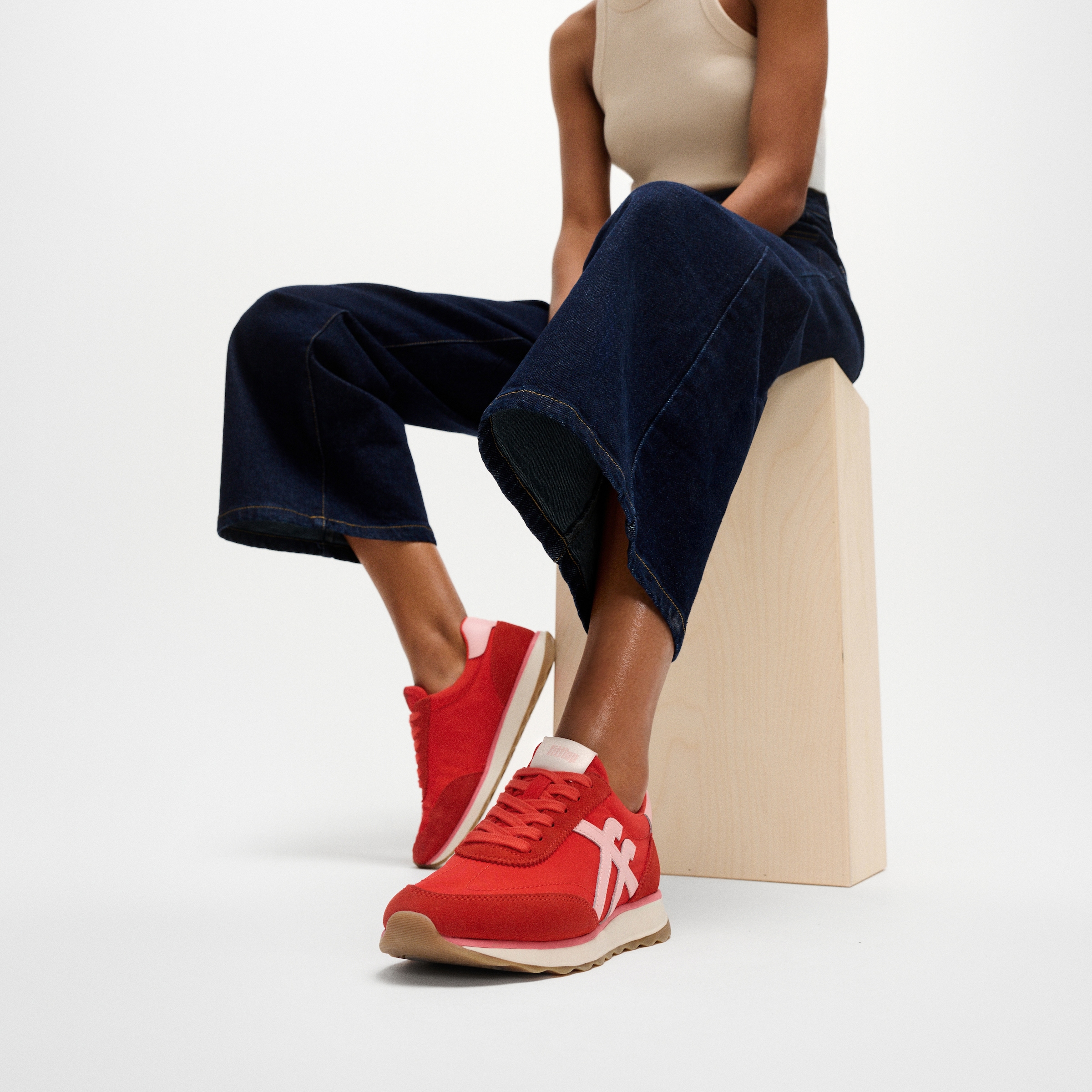 Fitflop Keilsneaker »RETRO-Q FF FABRIC/SUEDE SNEAKERS«  Schnürschuh, Freizeitschuh, Halbschuh mit Kontrastbesatz