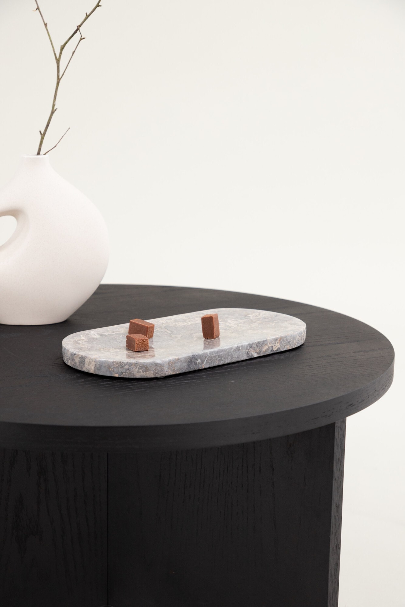 Venture Home Table basse »Saltö, runder Couchtisch in Holzfurnier-Optik, Ø 85 cm« Sofatisch, Furnier, rund, gepflegt, behaglich, edel