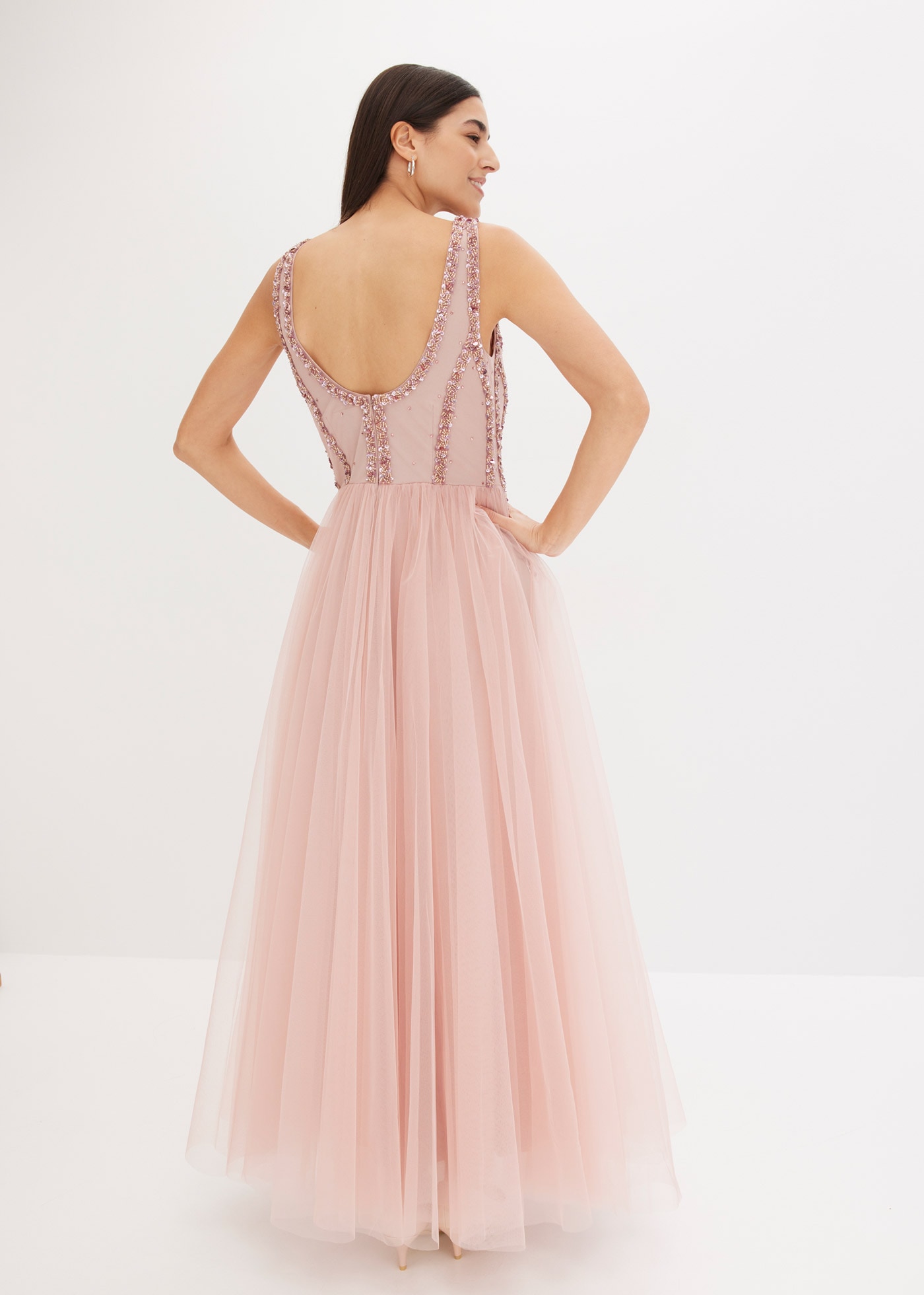 bonprix Maxi robe aus feinem Tüll, mit Paillettenstickerei im Oberteil, ohne Ärmel