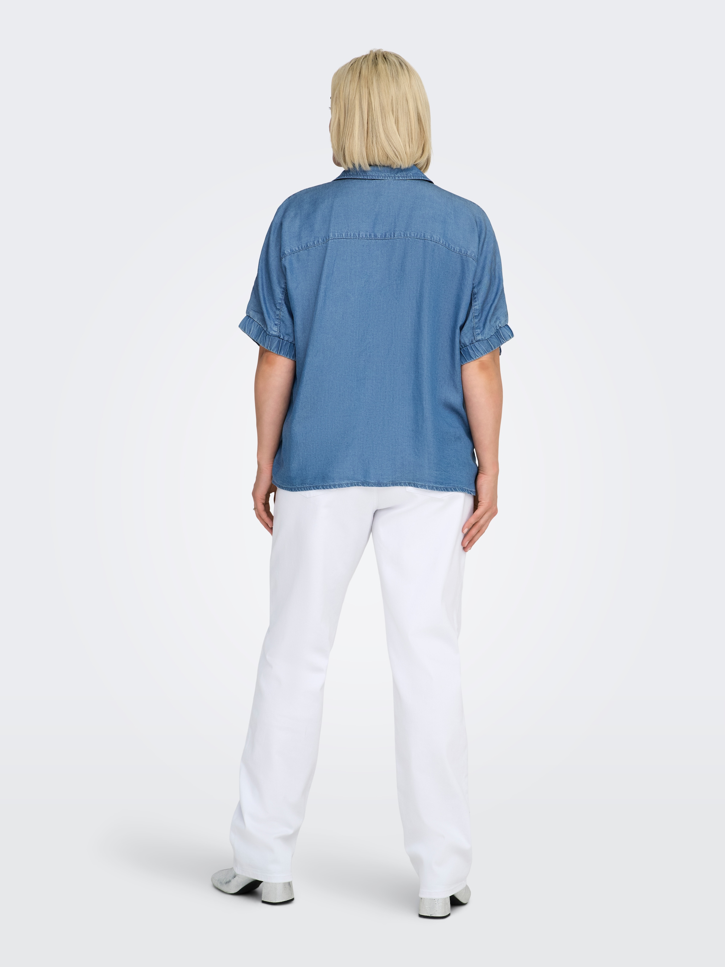 ONLY CARMAKOMA Blouse en jean »CARCHARIS LIFE CAP SLEEVE SHIRT PNT« aspect denim, coupe ample, poignets élastiques