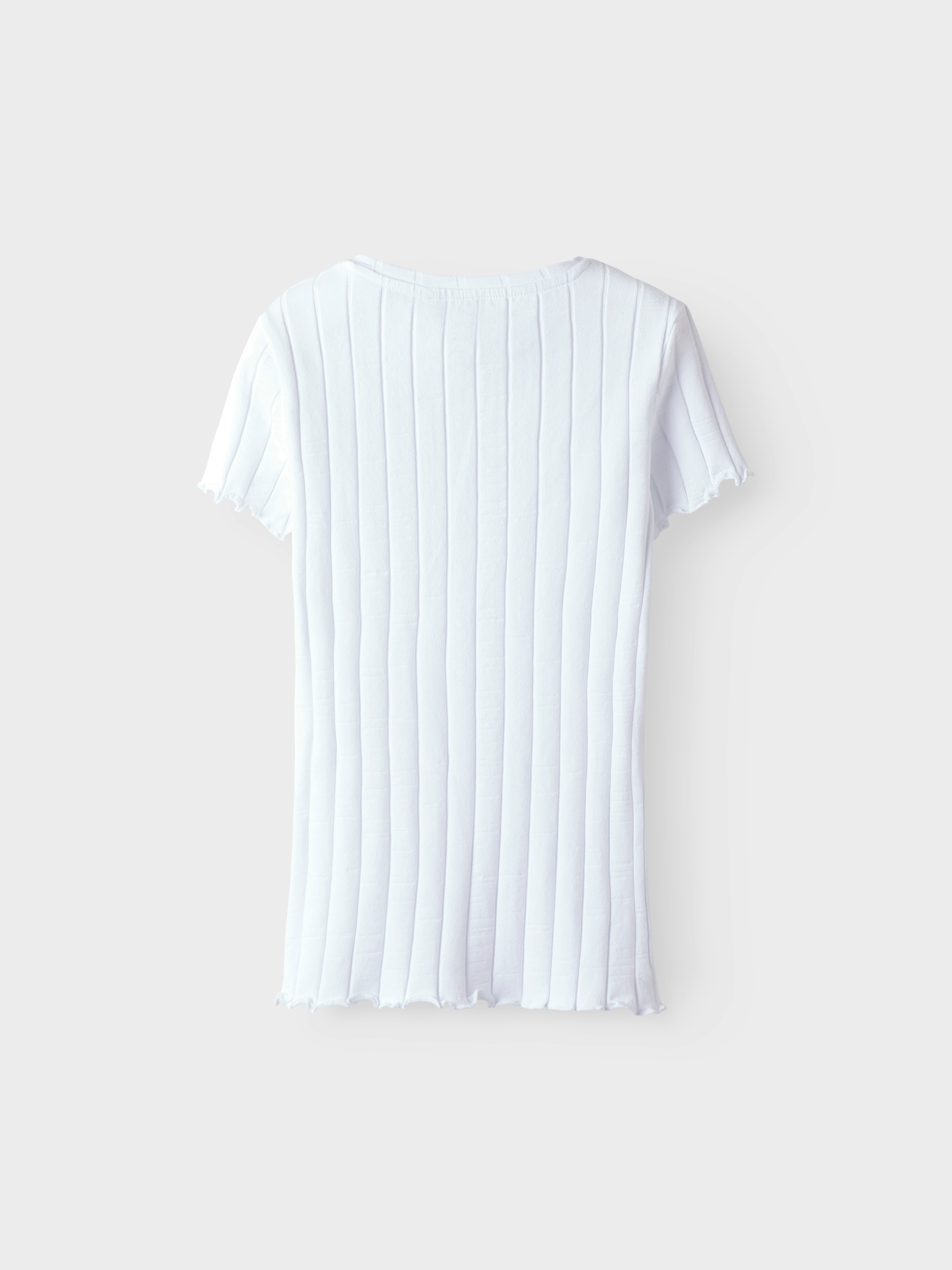 Name It T-Shirt »NKFNORALINA SS TOP NOOS« tolle Rippen-Qualität und dadurch gewellte Säume am Arm und am Saum