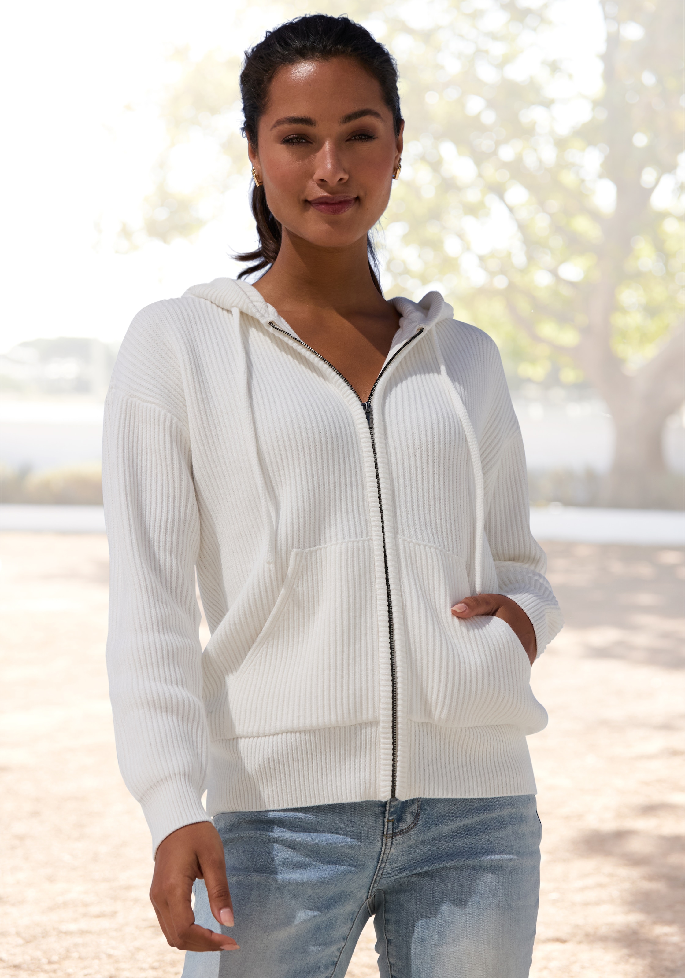 Elbsand Cardigan à capuche »aus hochwertigem Viskosemix mit Frottee-Applikation« Kuschelige Strickjacke mit Kapuze, Strickcardigan mit Reissverschluss