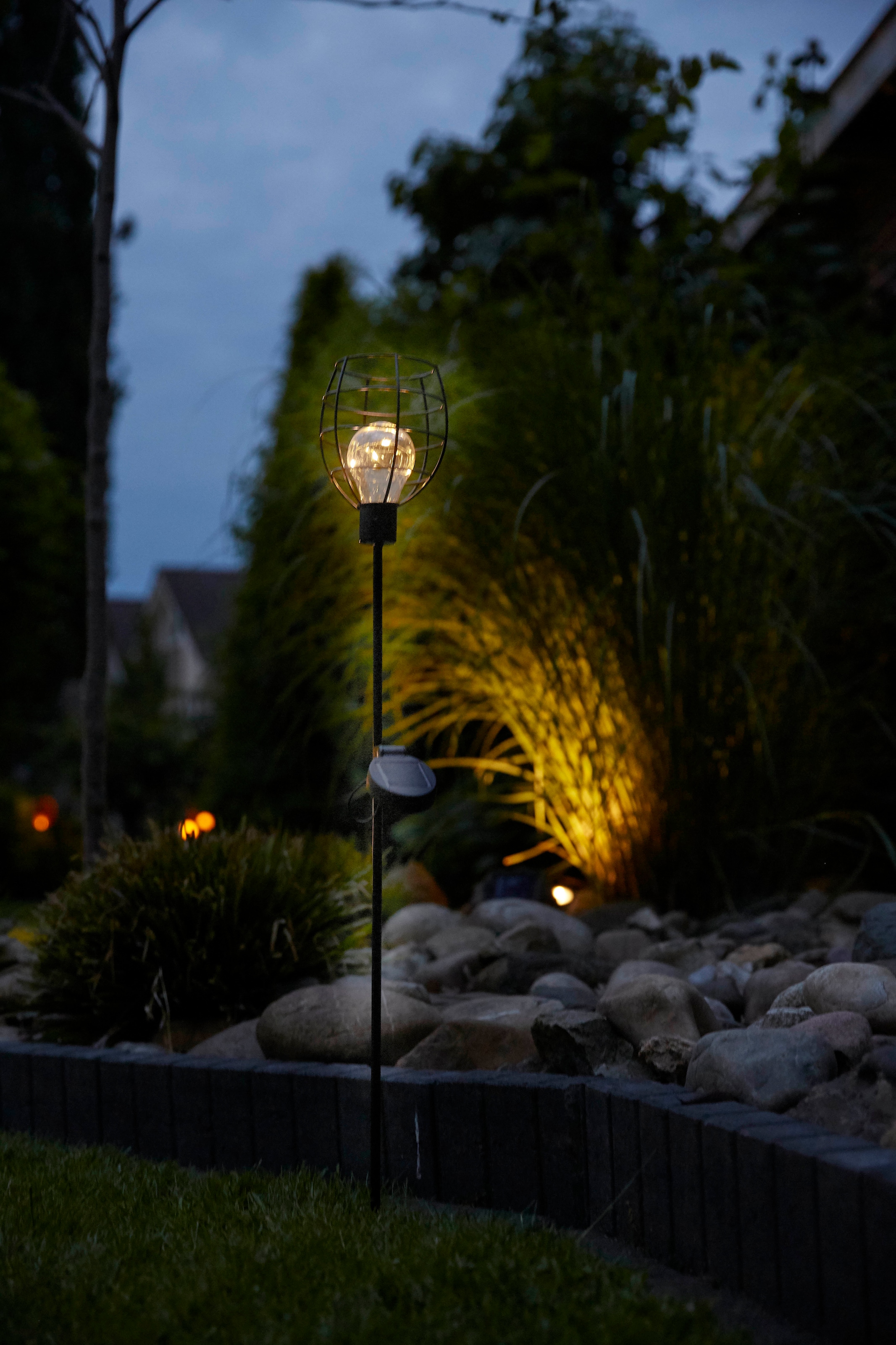 LUXFORM Gartenleuchte »Solar-Erdspiess-Gartenlampe - Bottle - 2 Stück« LED-Modul 2 Stk. Dekoratives Gartenornament