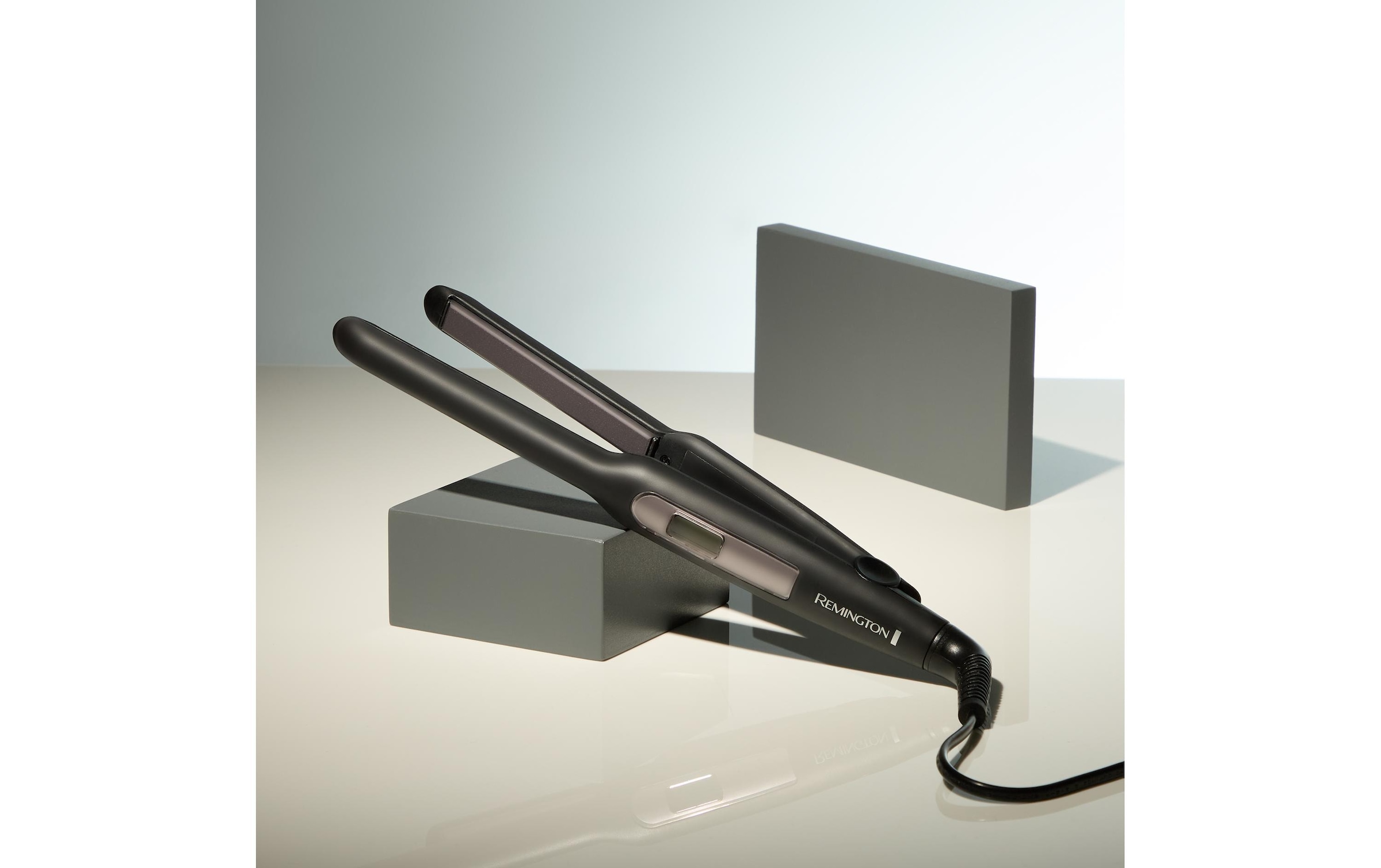 Remington Brosse à lisser les cheveux »Pro-Ceramic Extra-Slim«