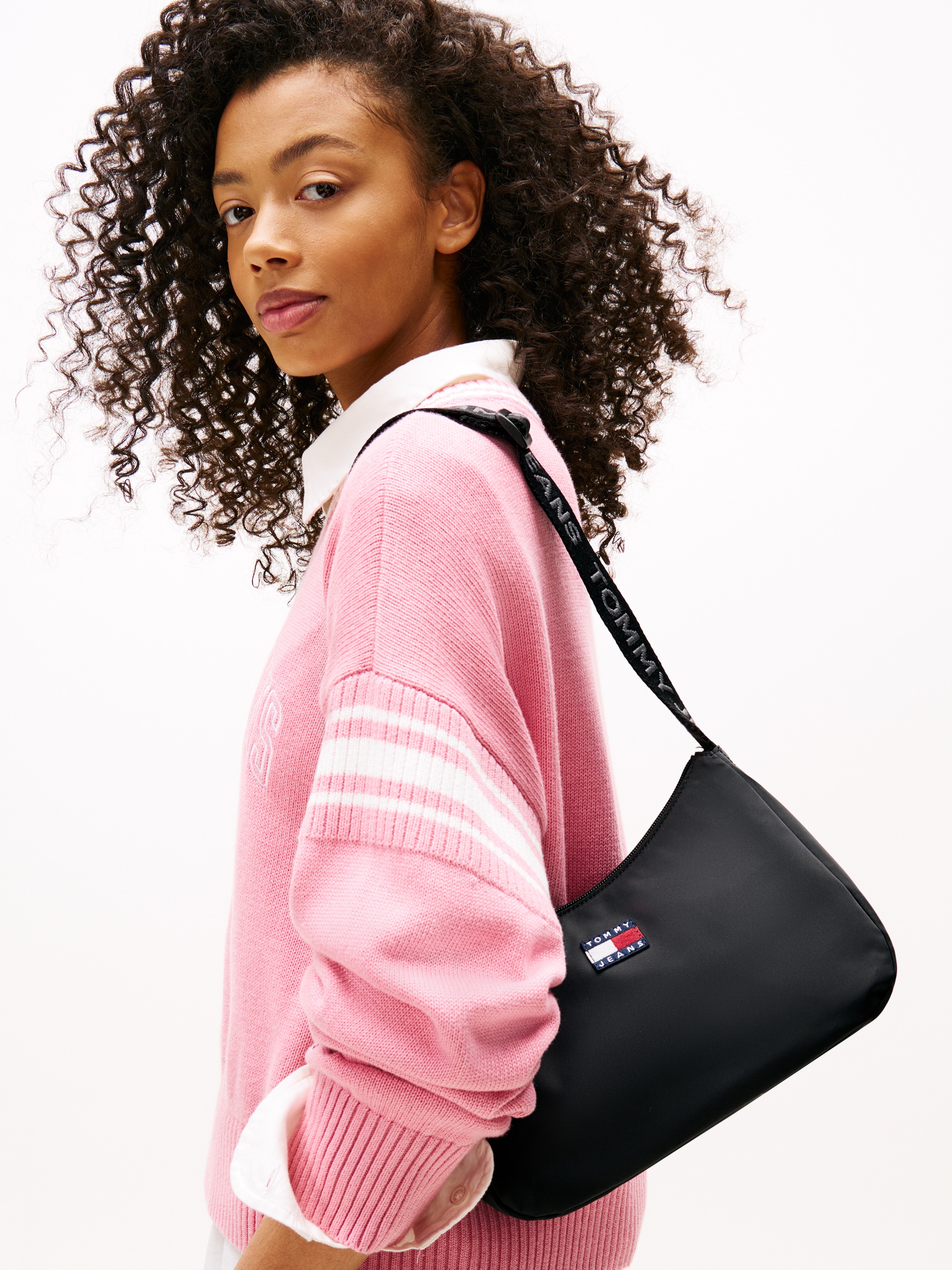 Tommy Jeans Sac à bandoulière »TJW ESS DAILY SHOULDER BAG« , Damen Tragetasche mit logobedrucktem Riemen